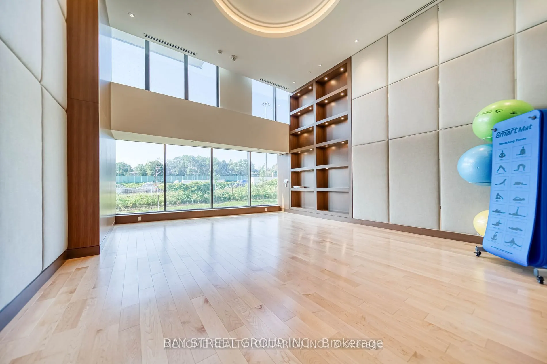 95 Mcmahon Drive, #3909