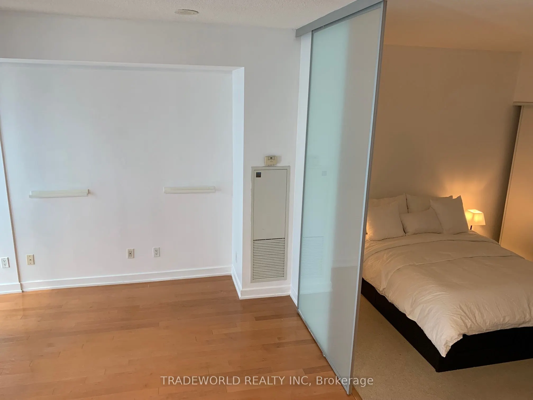 33 Charles Street E, #3908