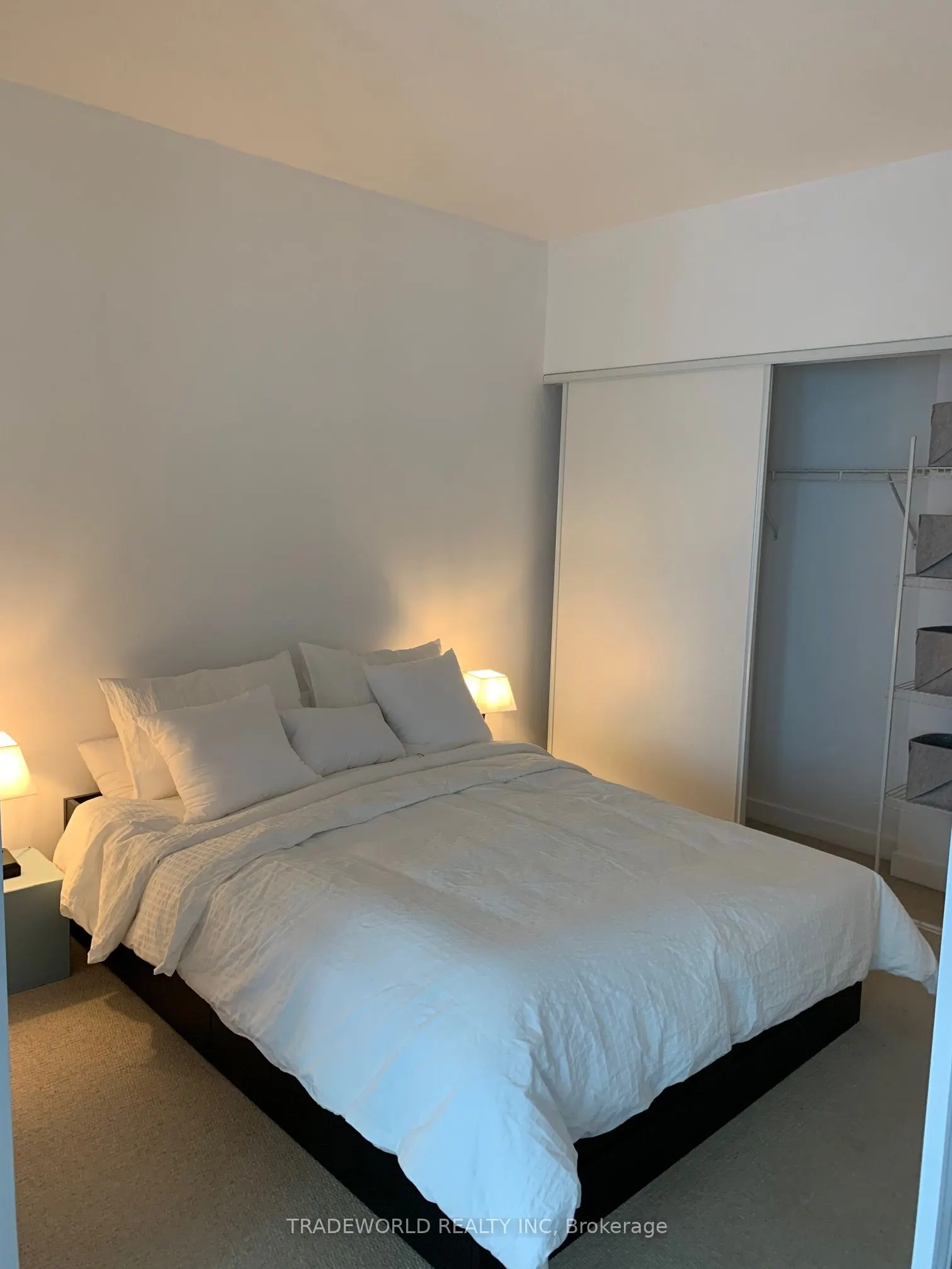 33 Charles Street E, #3908