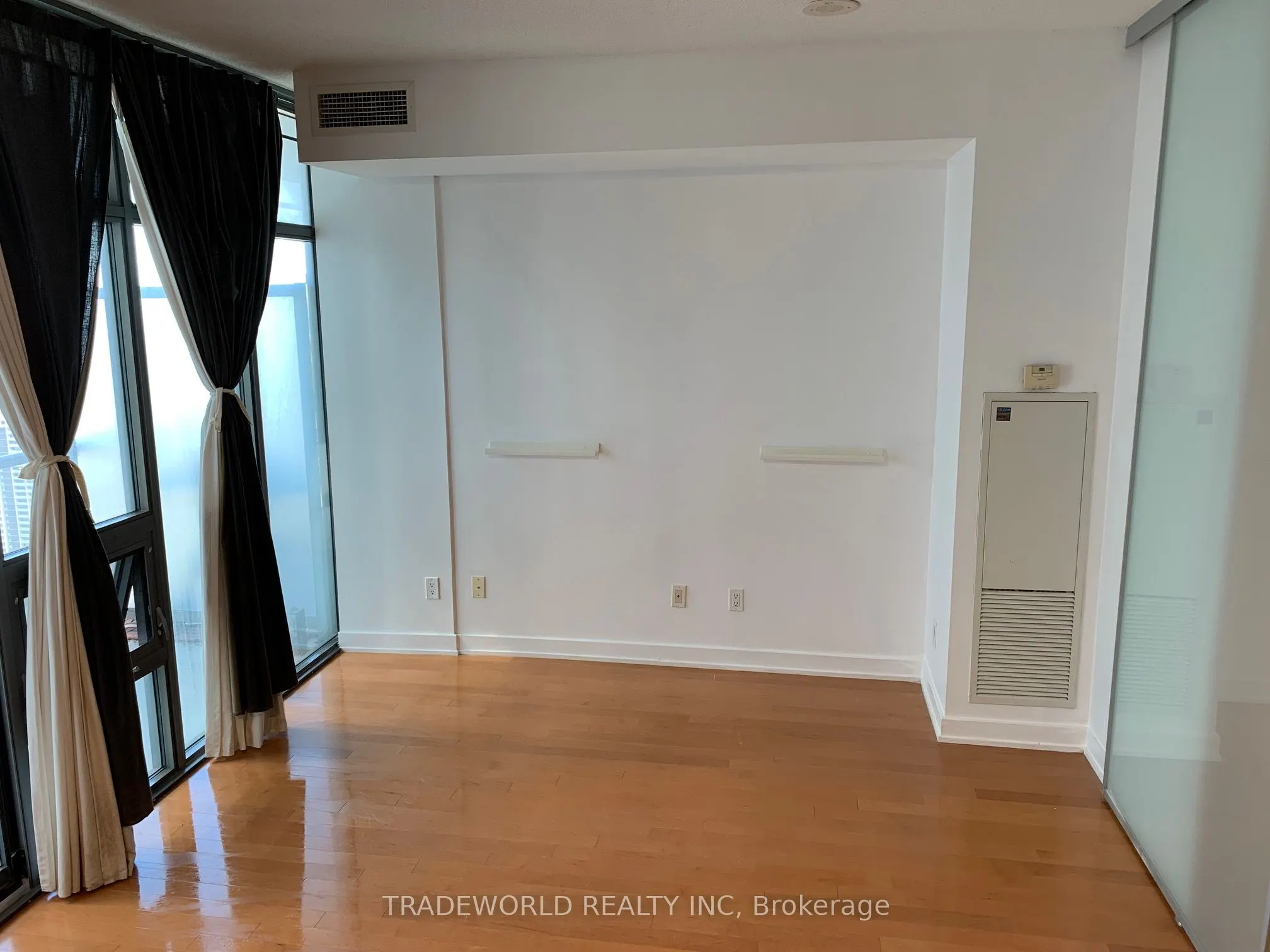 33 Charles Street E, #3908