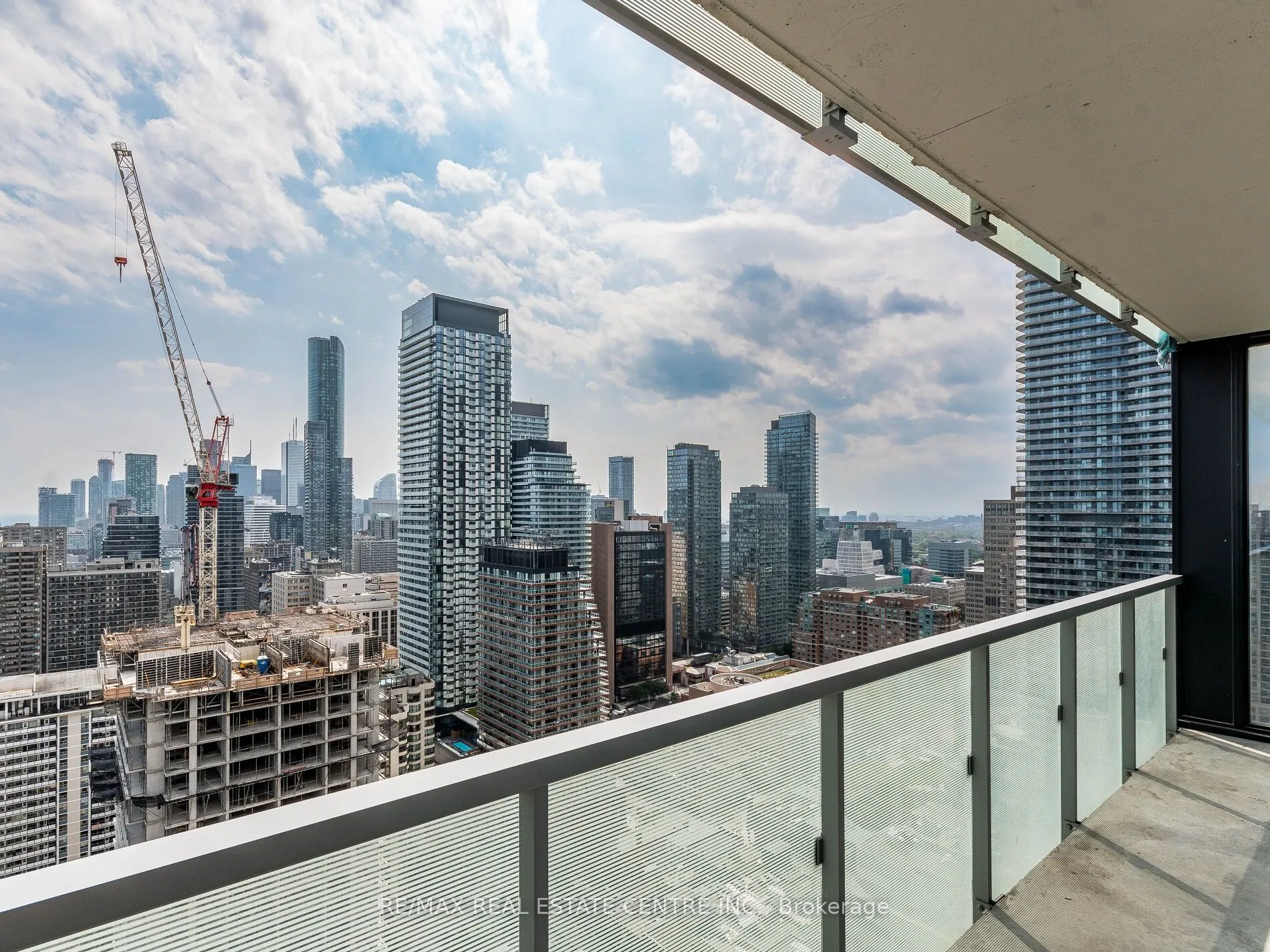 28 Wellesley Street, #3302