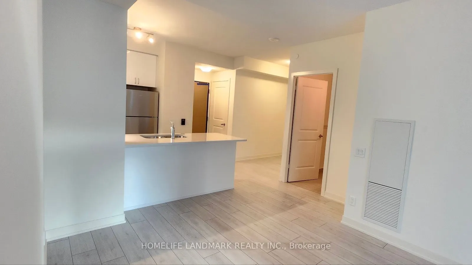 4955 YONGE Street, #809