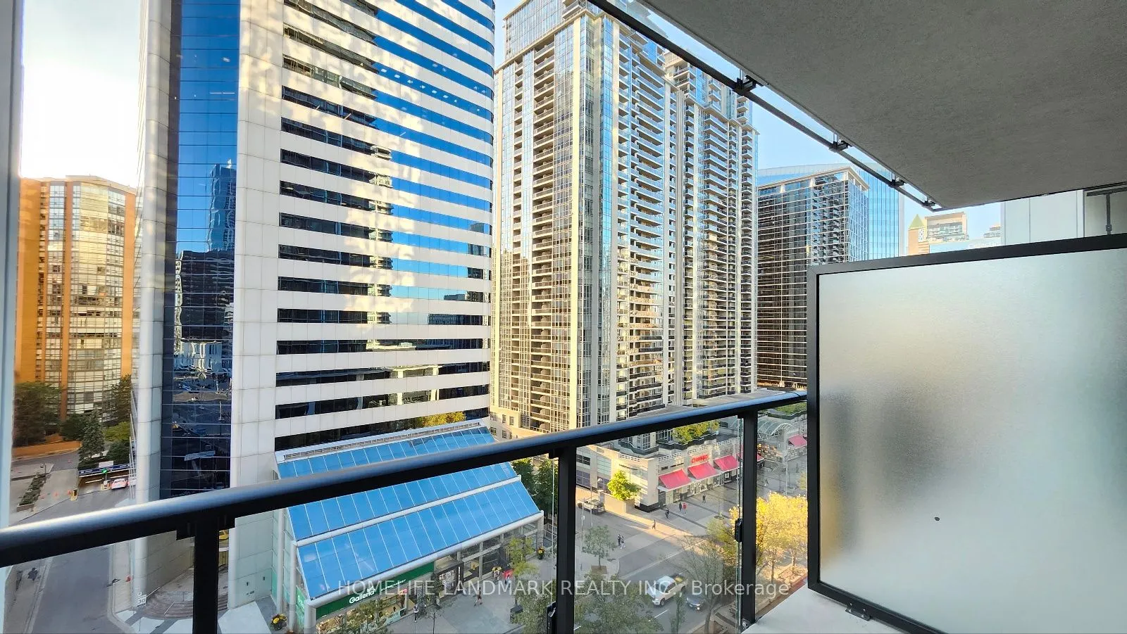 4955 YONGE Street, #809
