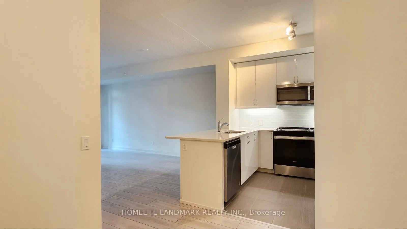 4955 YONGE Street, #809
