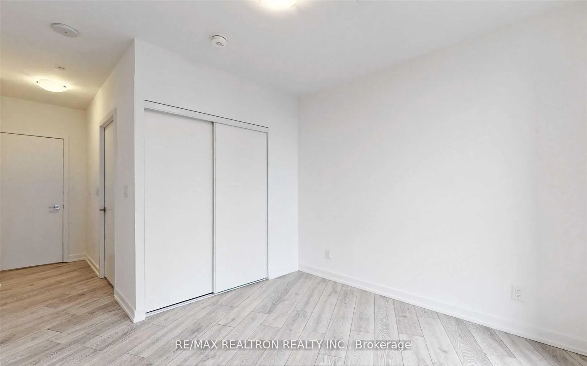159 Wellesley Street E, #407