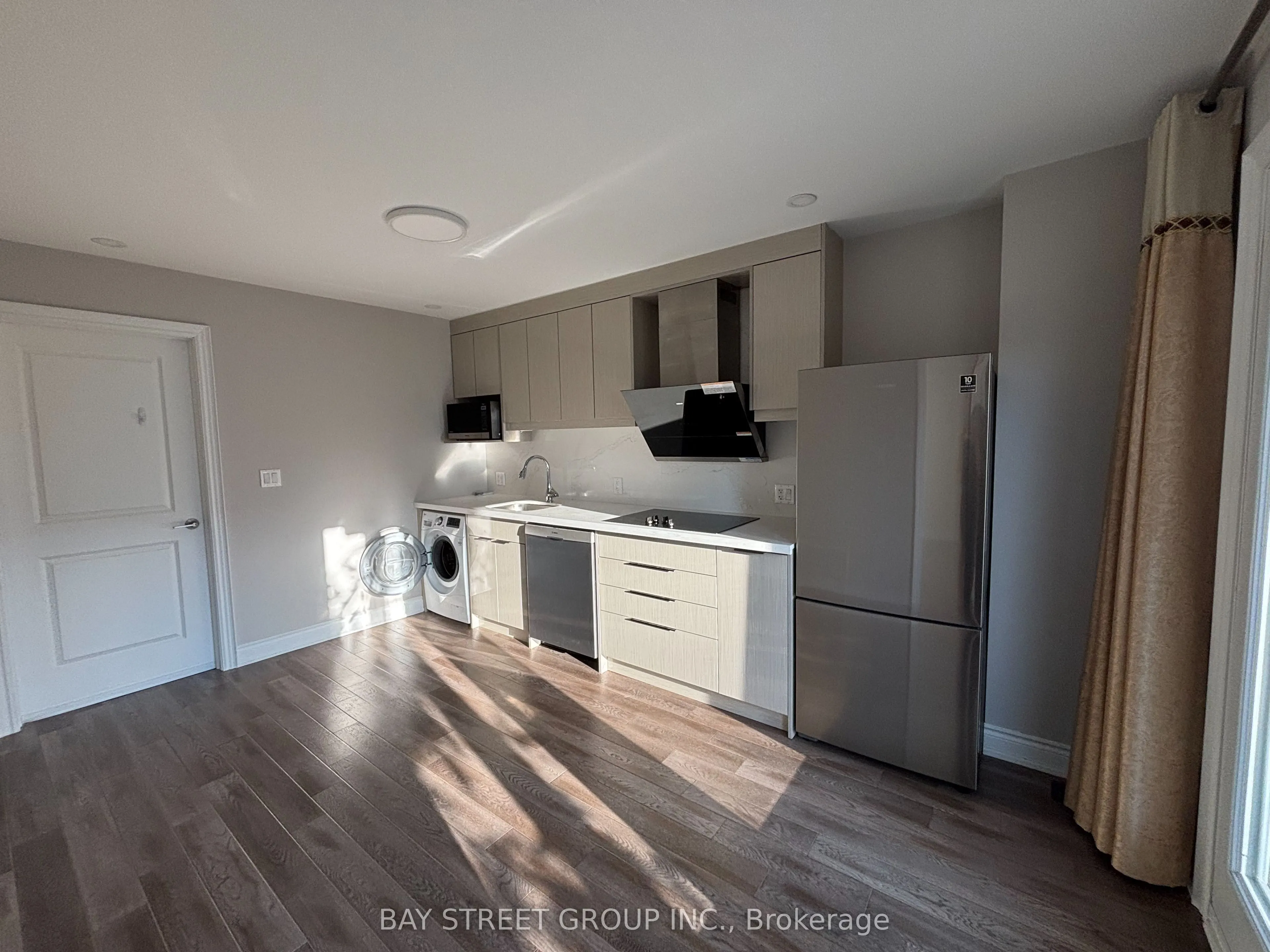 70 William Durie Way, #Lower
