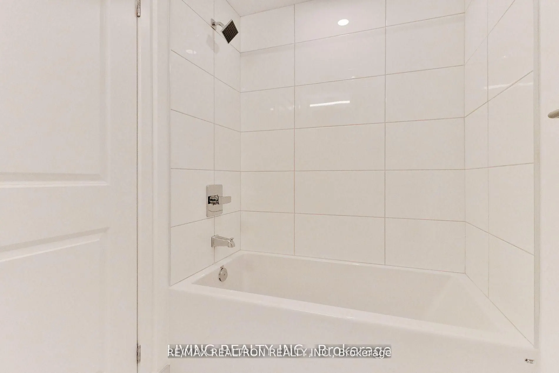 395 Bloor Street E, #1611