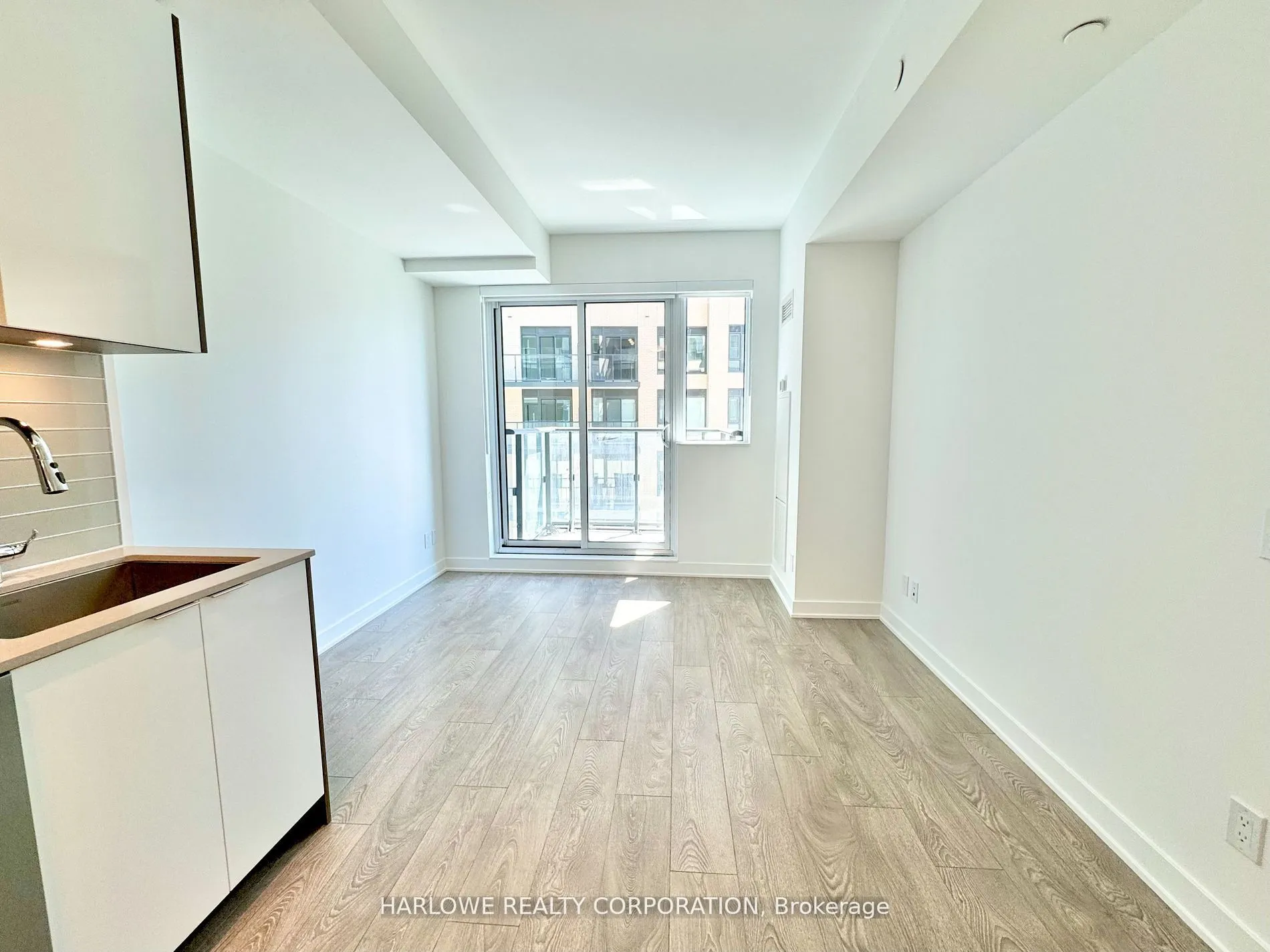 543 Richmond Street W, #925