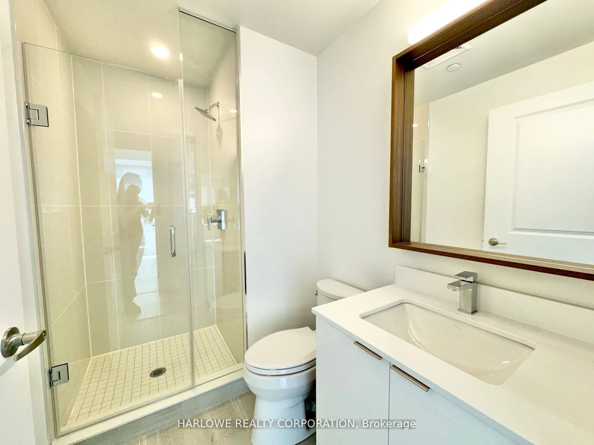543 Richmond Street W, #925