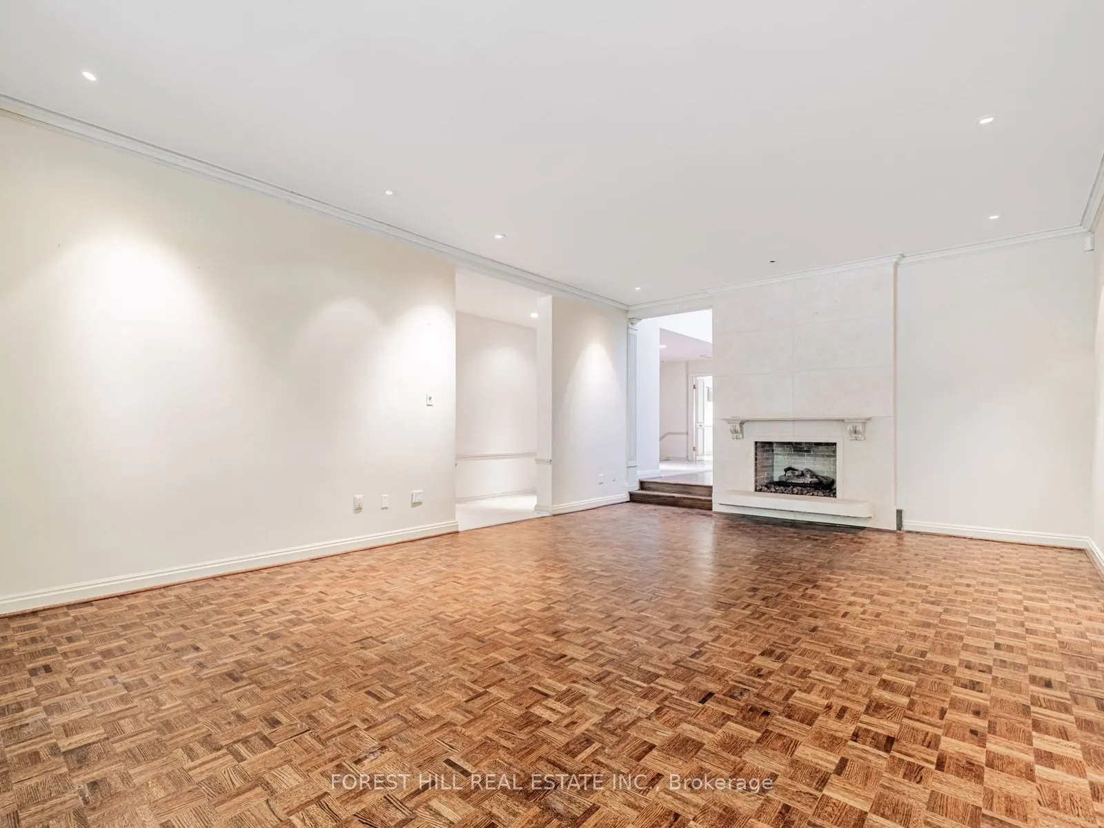 82 Oriole Road, #2