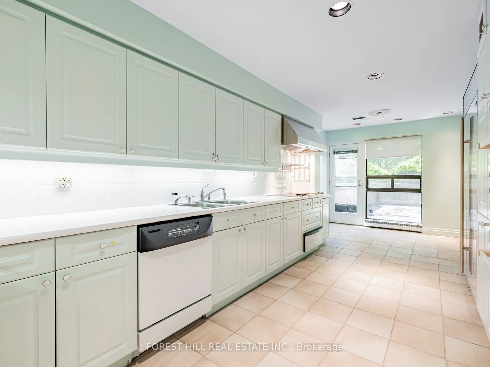 82 Oriole Road, #2
