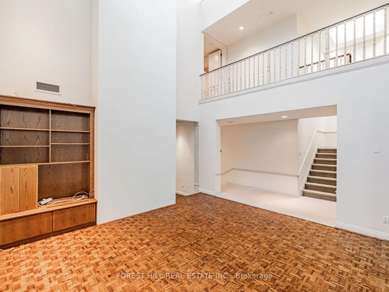 82 Oriole Road, #2