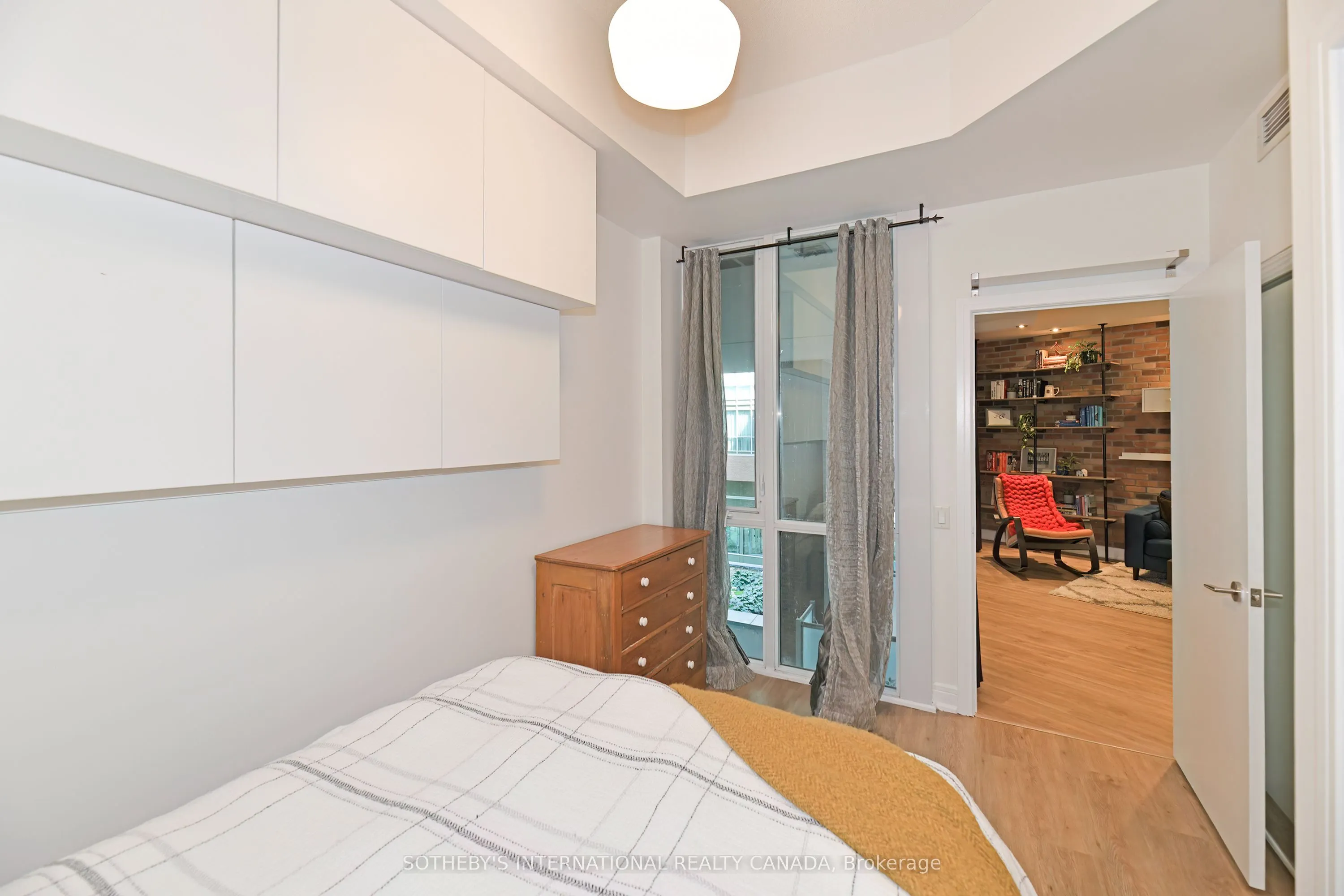 112 George Street, #301