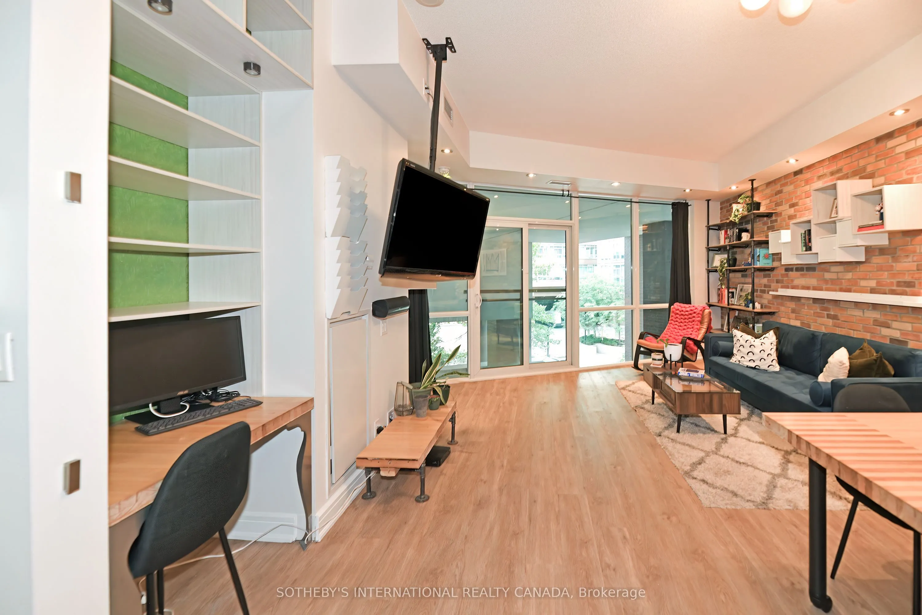 112 George Street, #301
