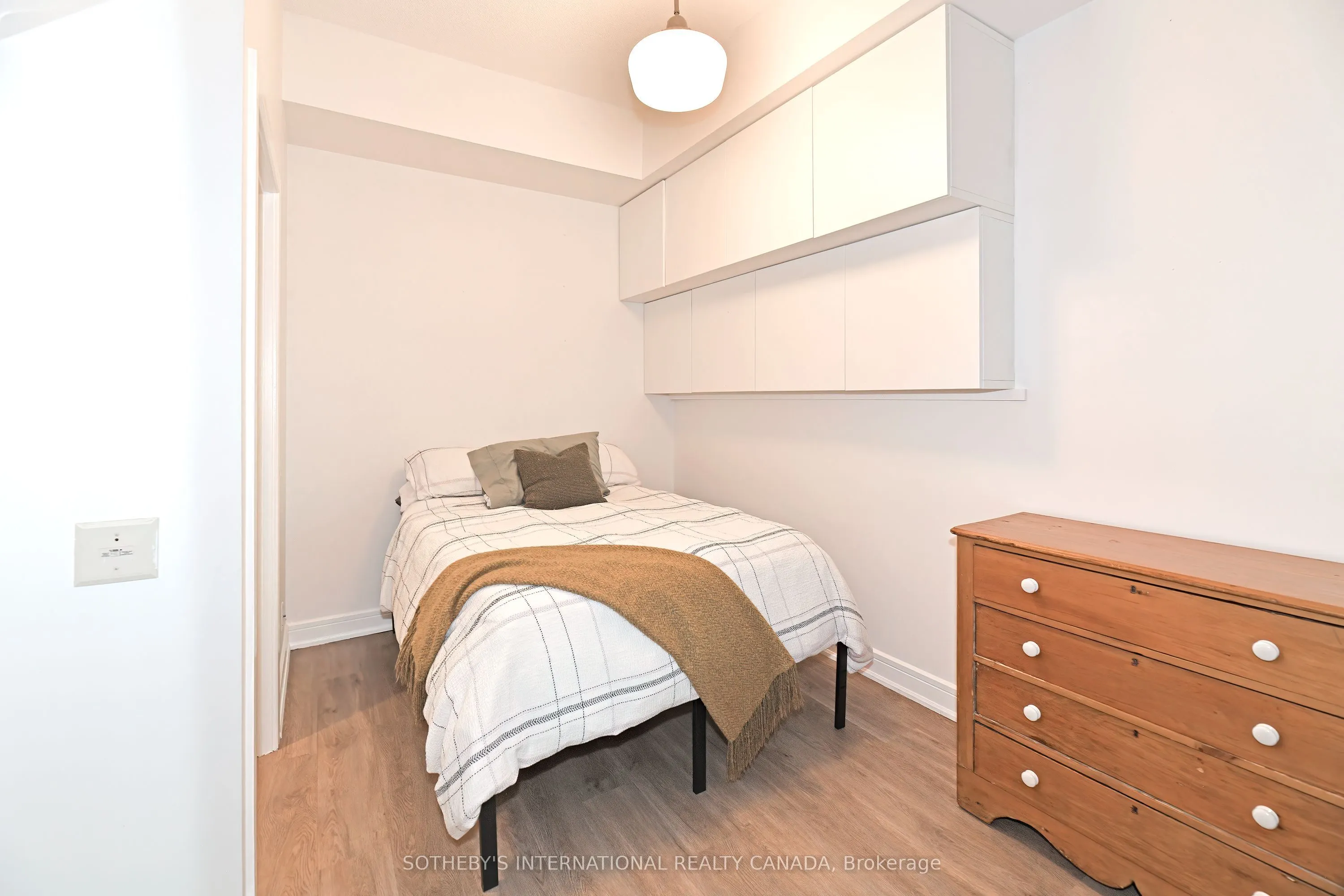 112 George Street, #301