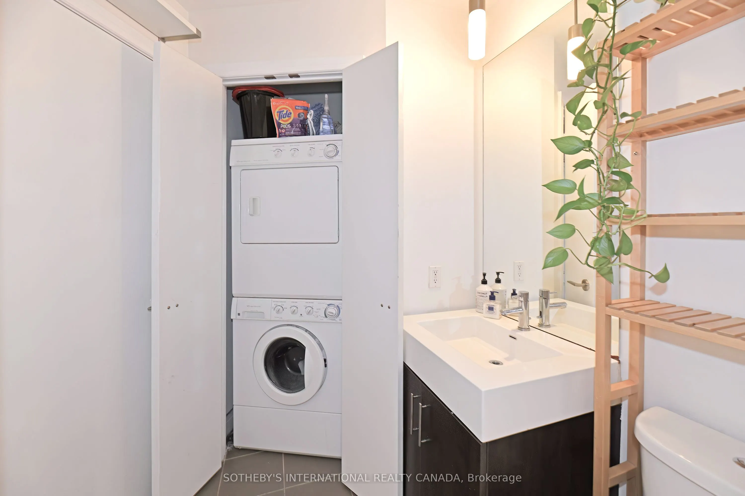 112 George Street, #301