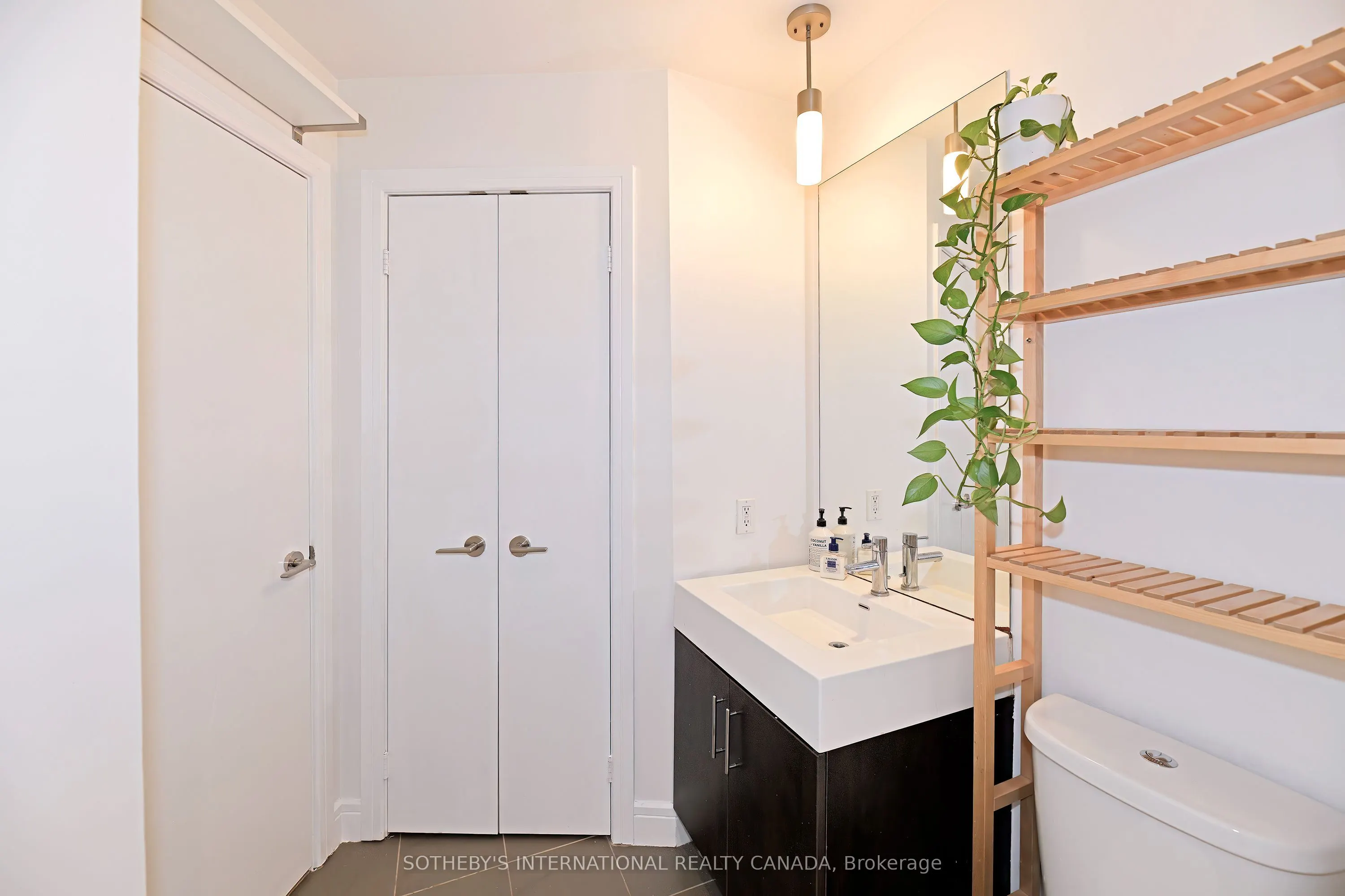 112 George Street, #301