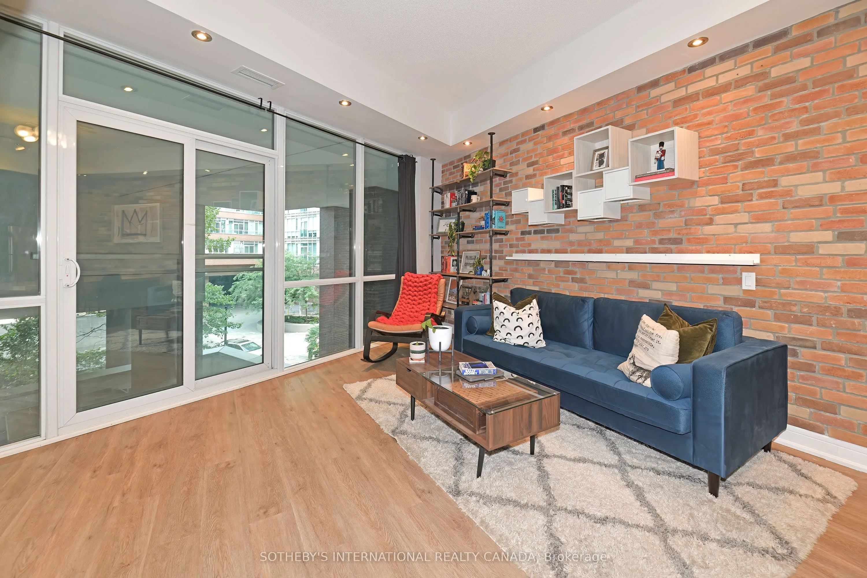 112 George Street, #301