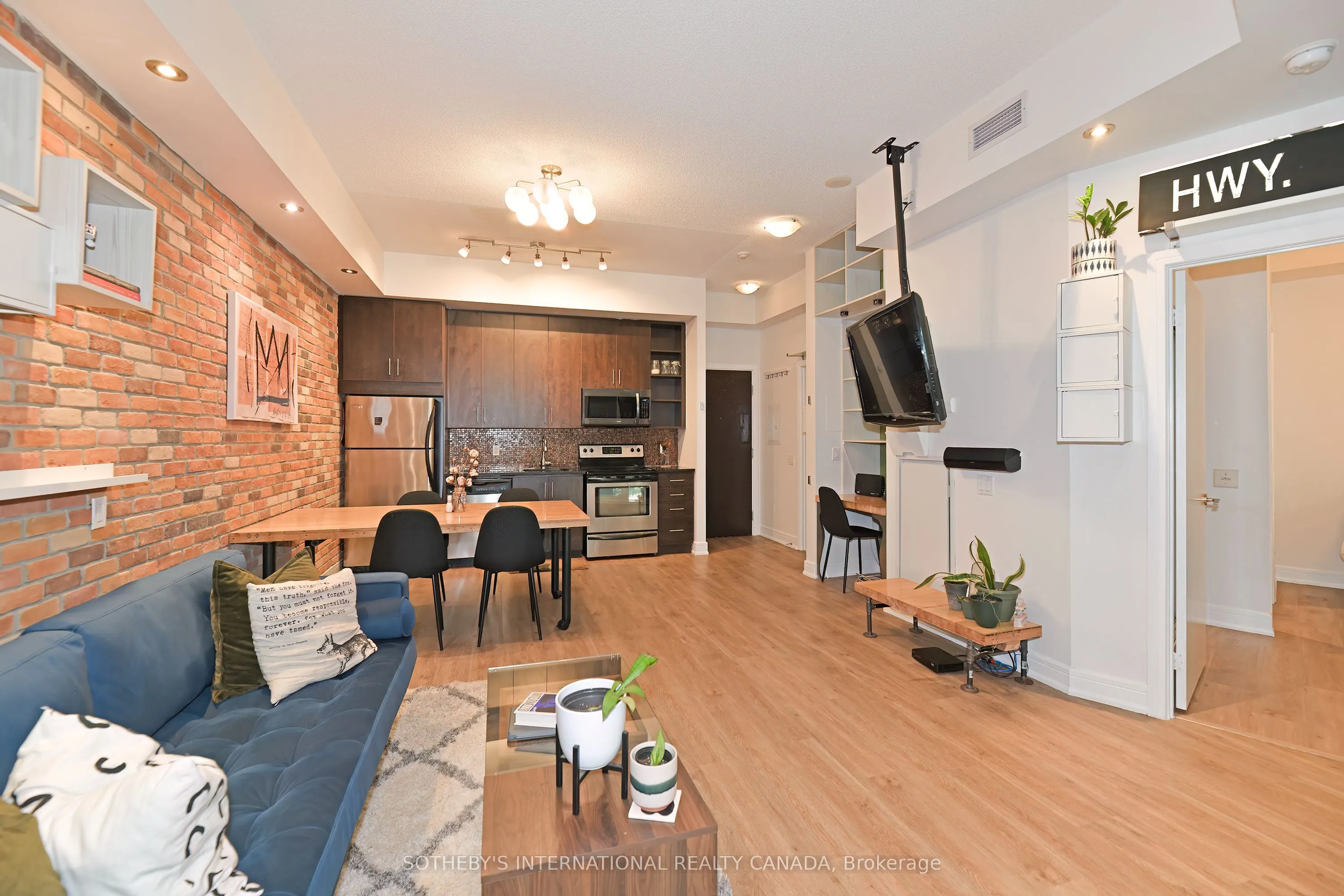 112 George Street, #301
