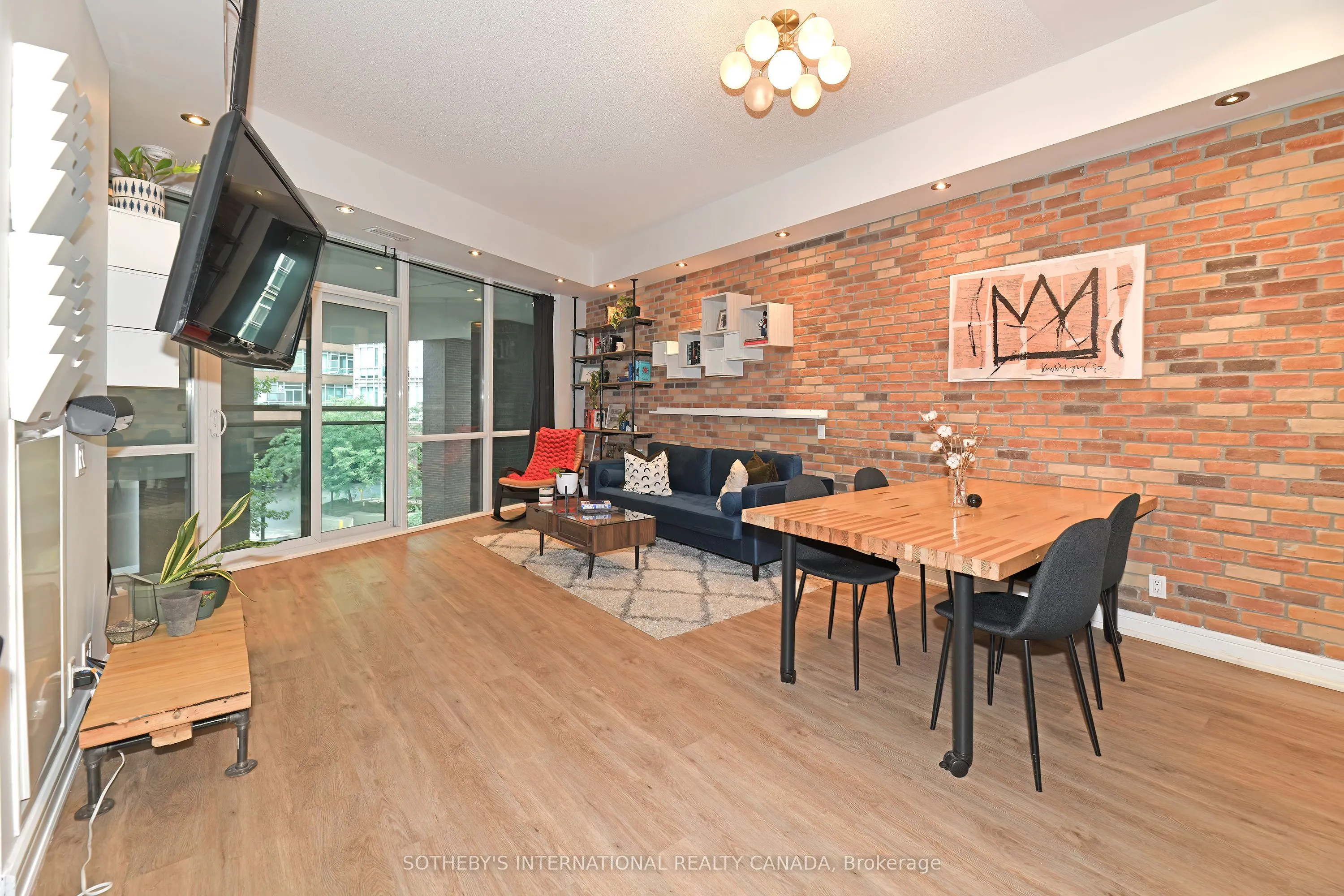 112 George Street, #301