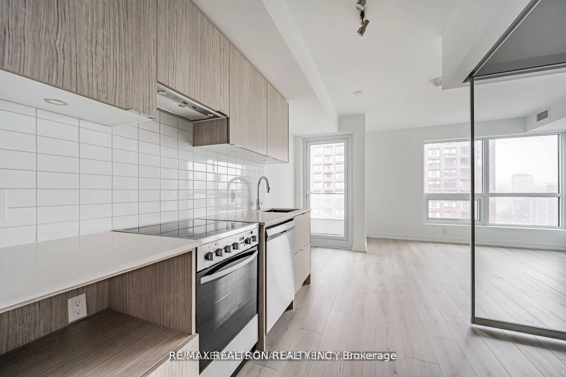 395 Bloor Street E, #1312