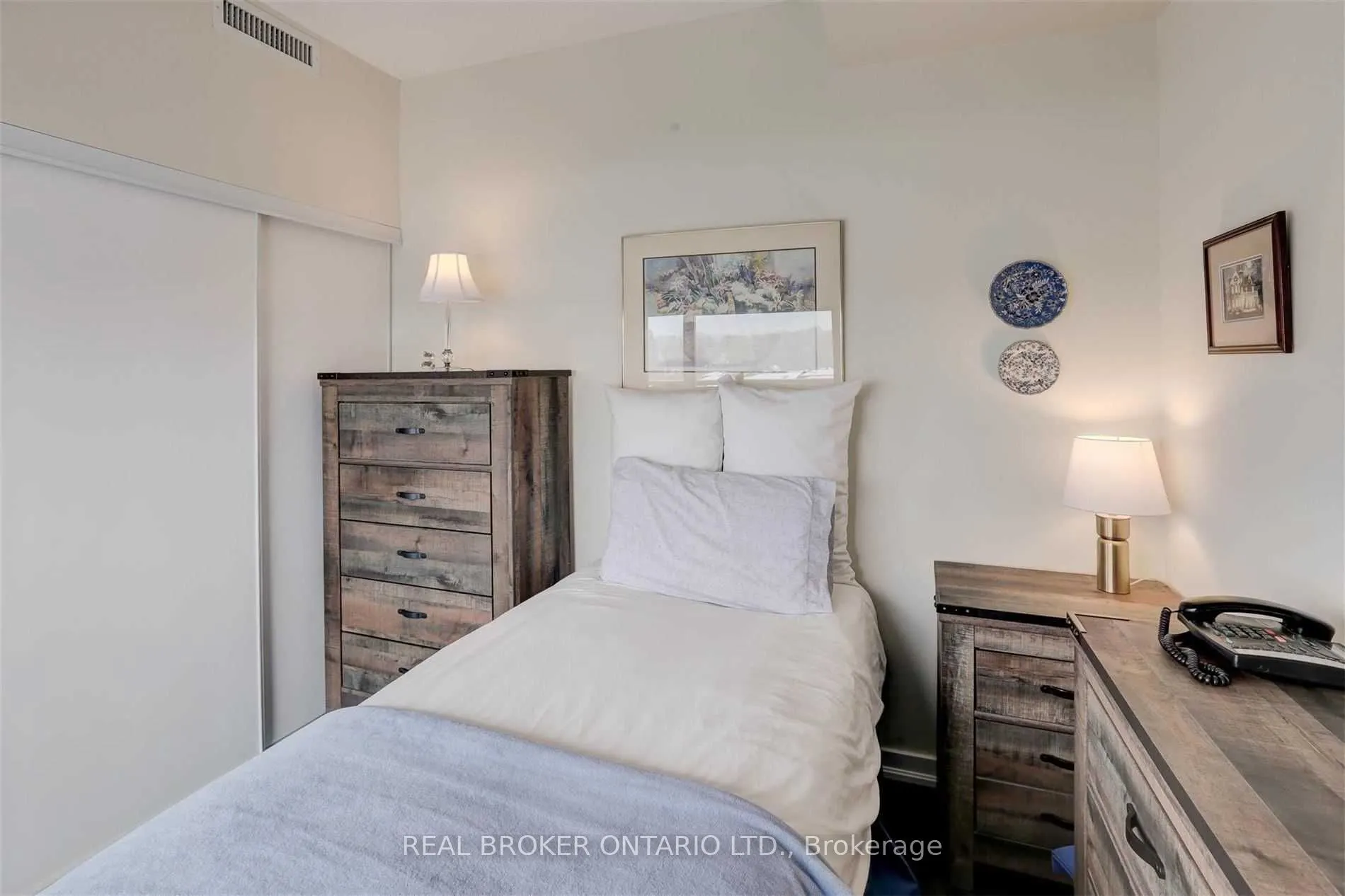 30 Canterbury Place, #702