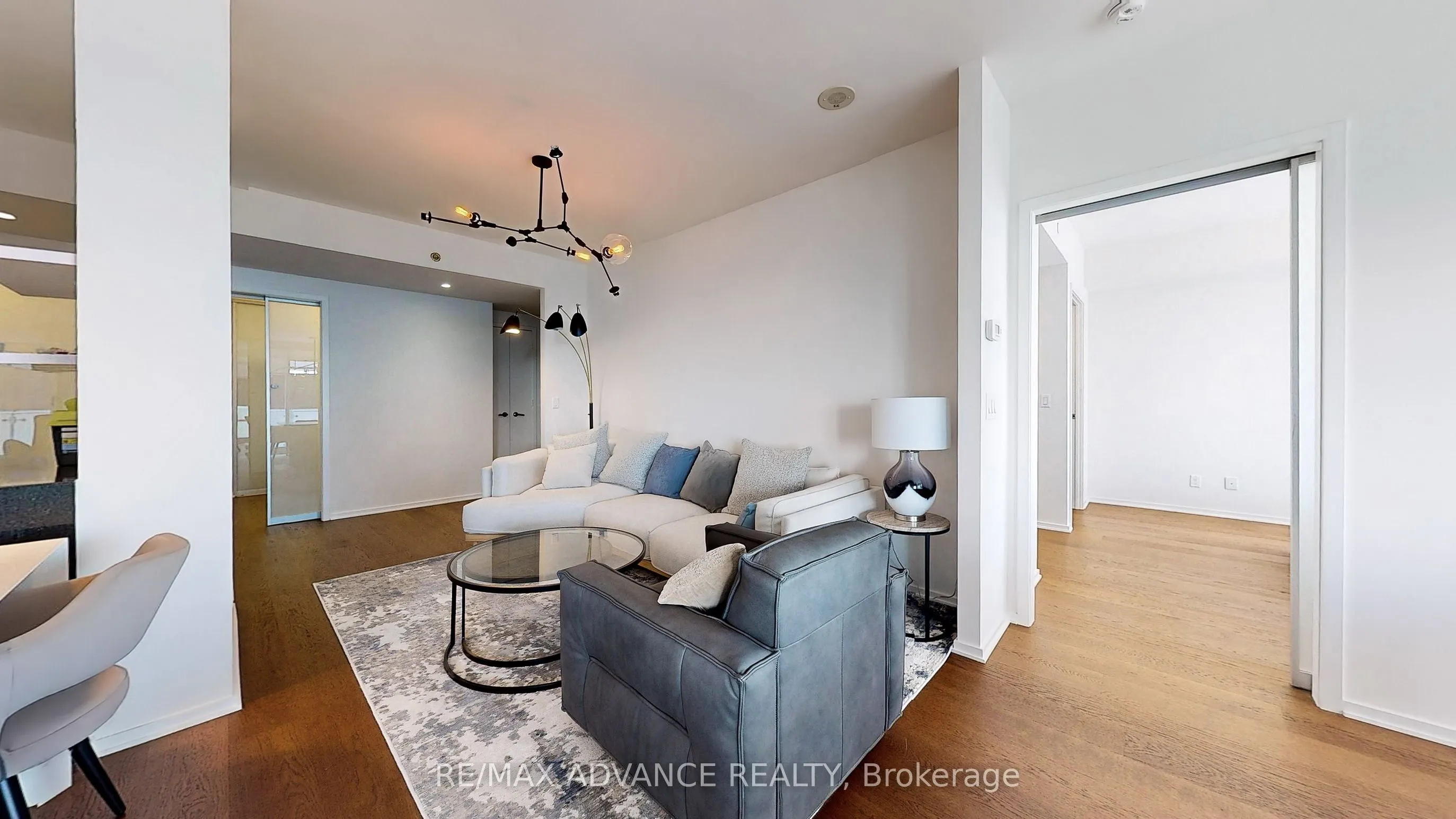 1 Bloor Street E, #6905