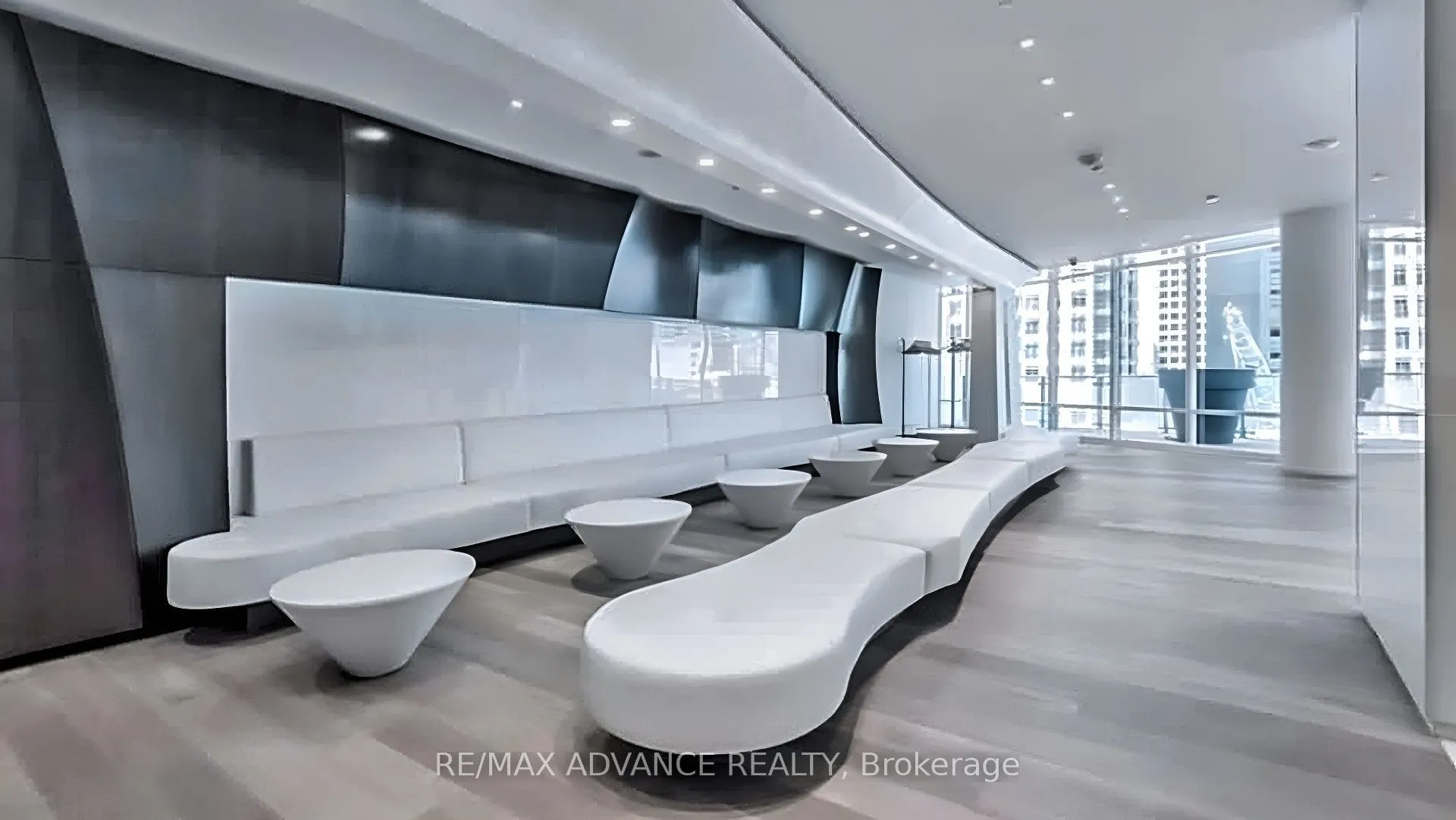 1 Bloor Street E, #6905