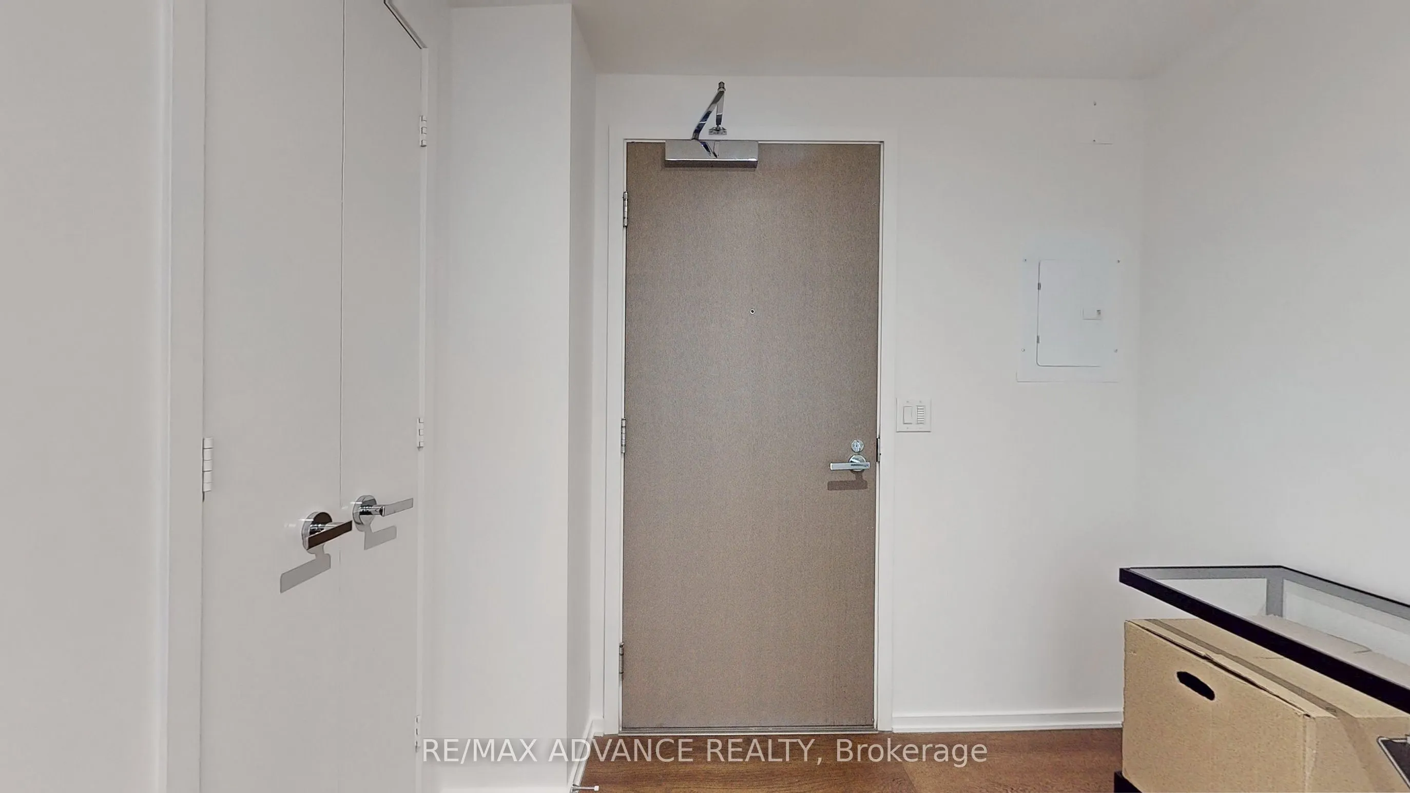 1 Bloor Street E, #6905