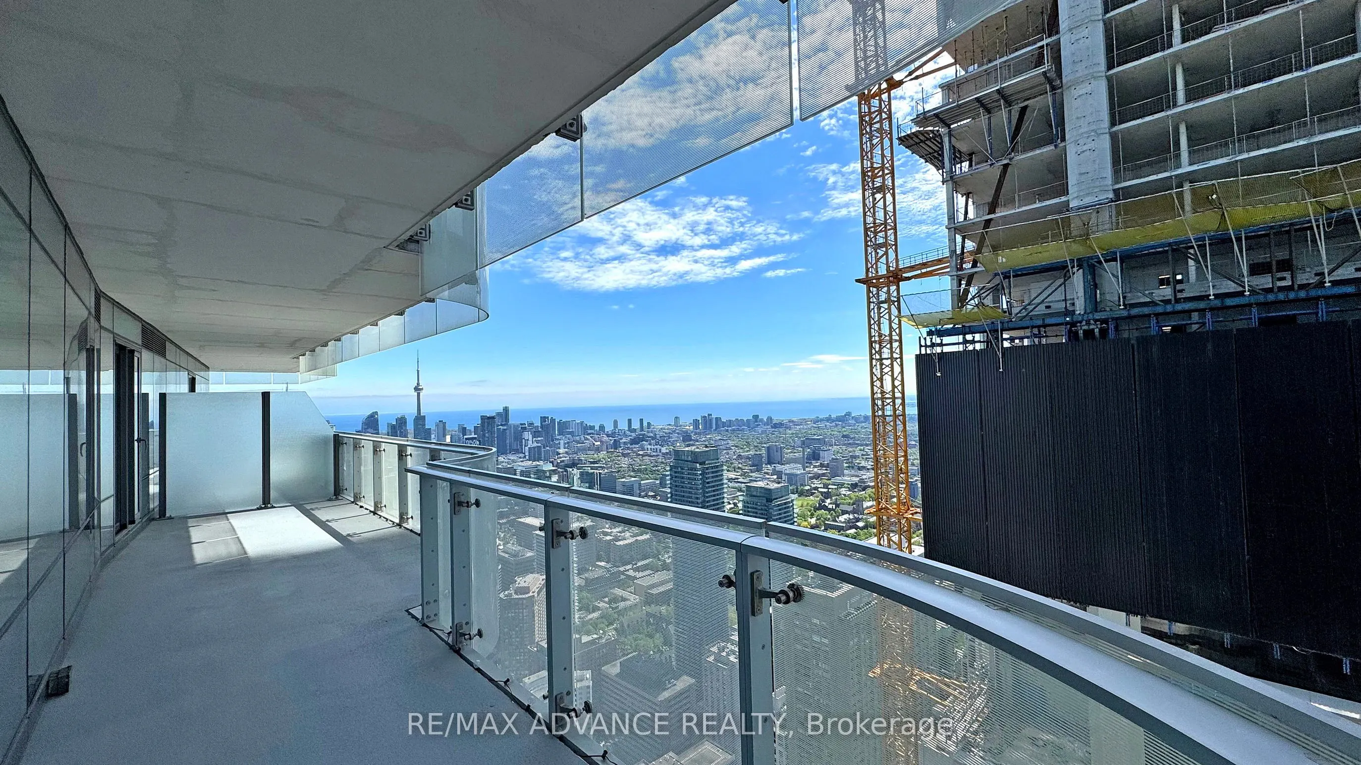 1 Bloor Street E, #6905
