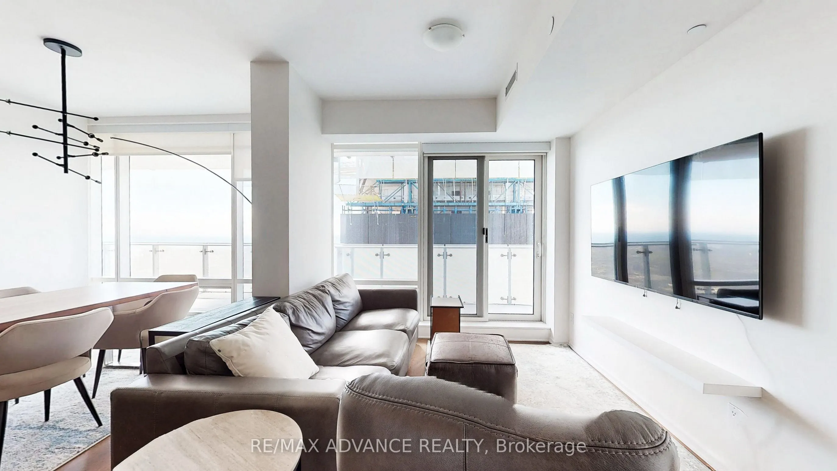 1 Bloor Street E, #6905