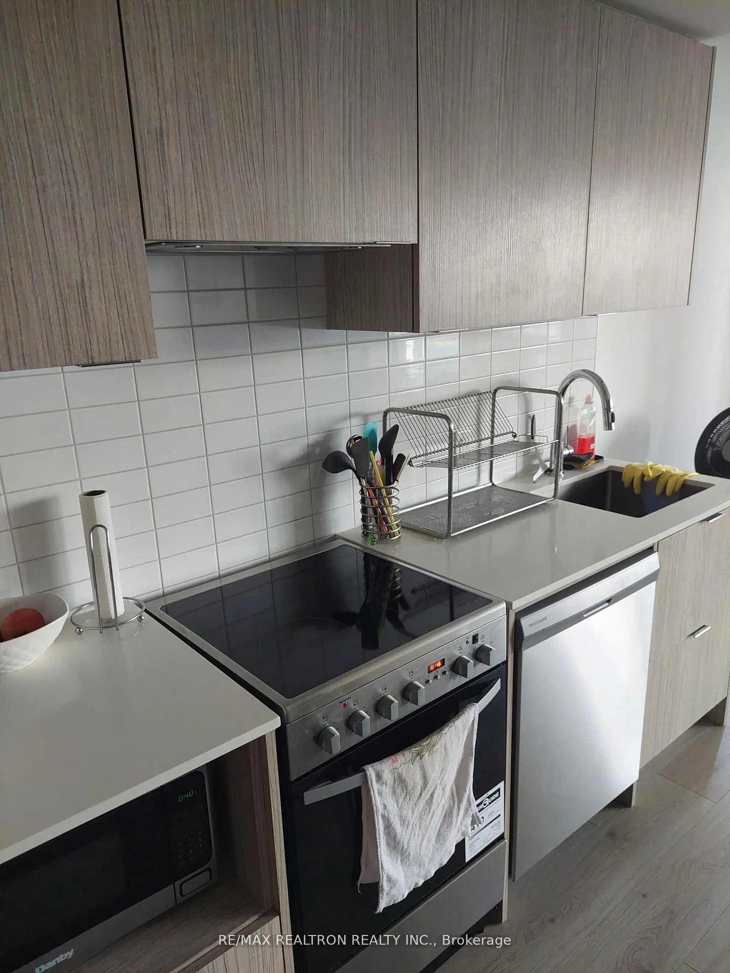 395 Bloor Street E, #2512