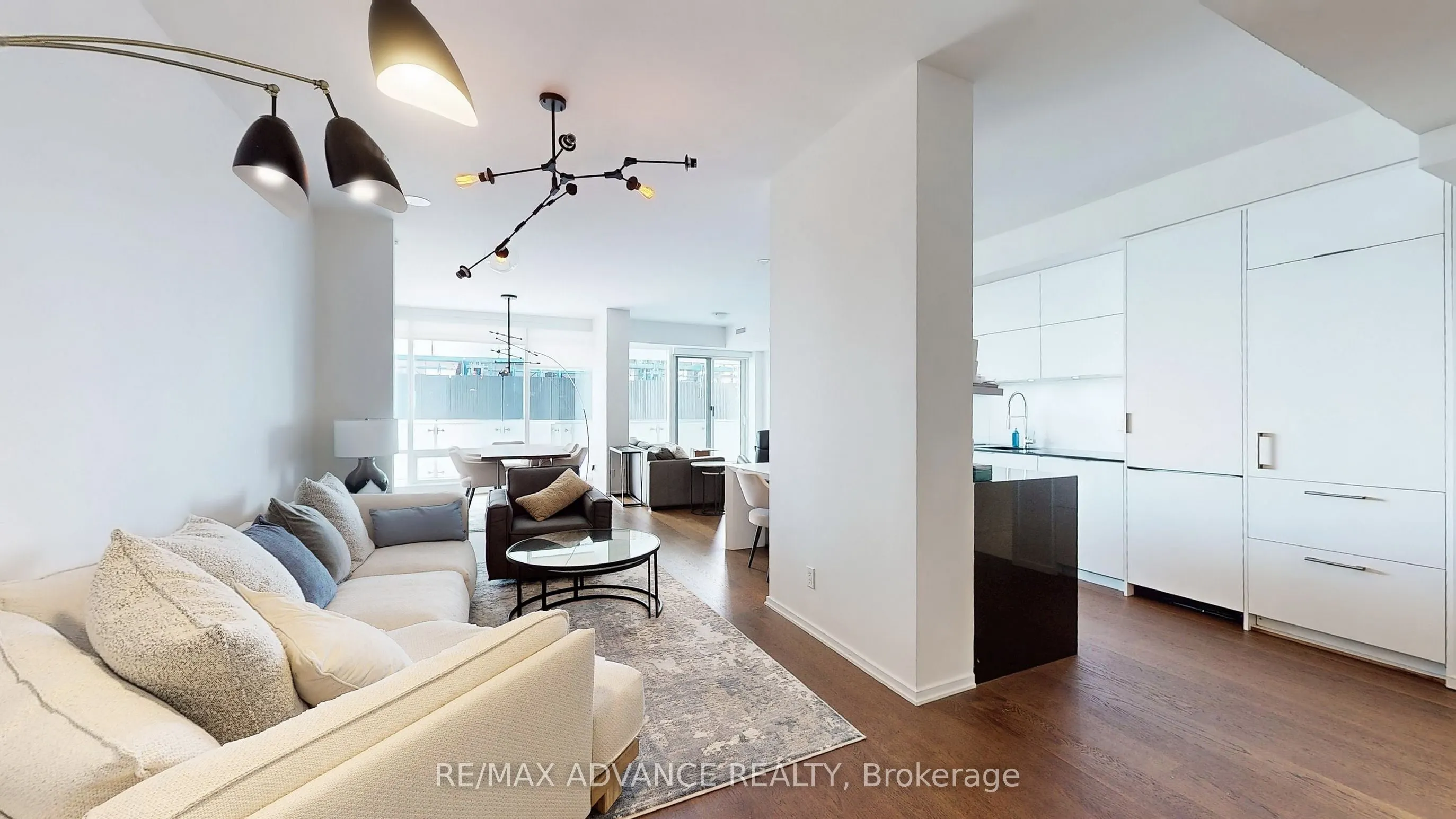 1 Bloor Street E, #6905