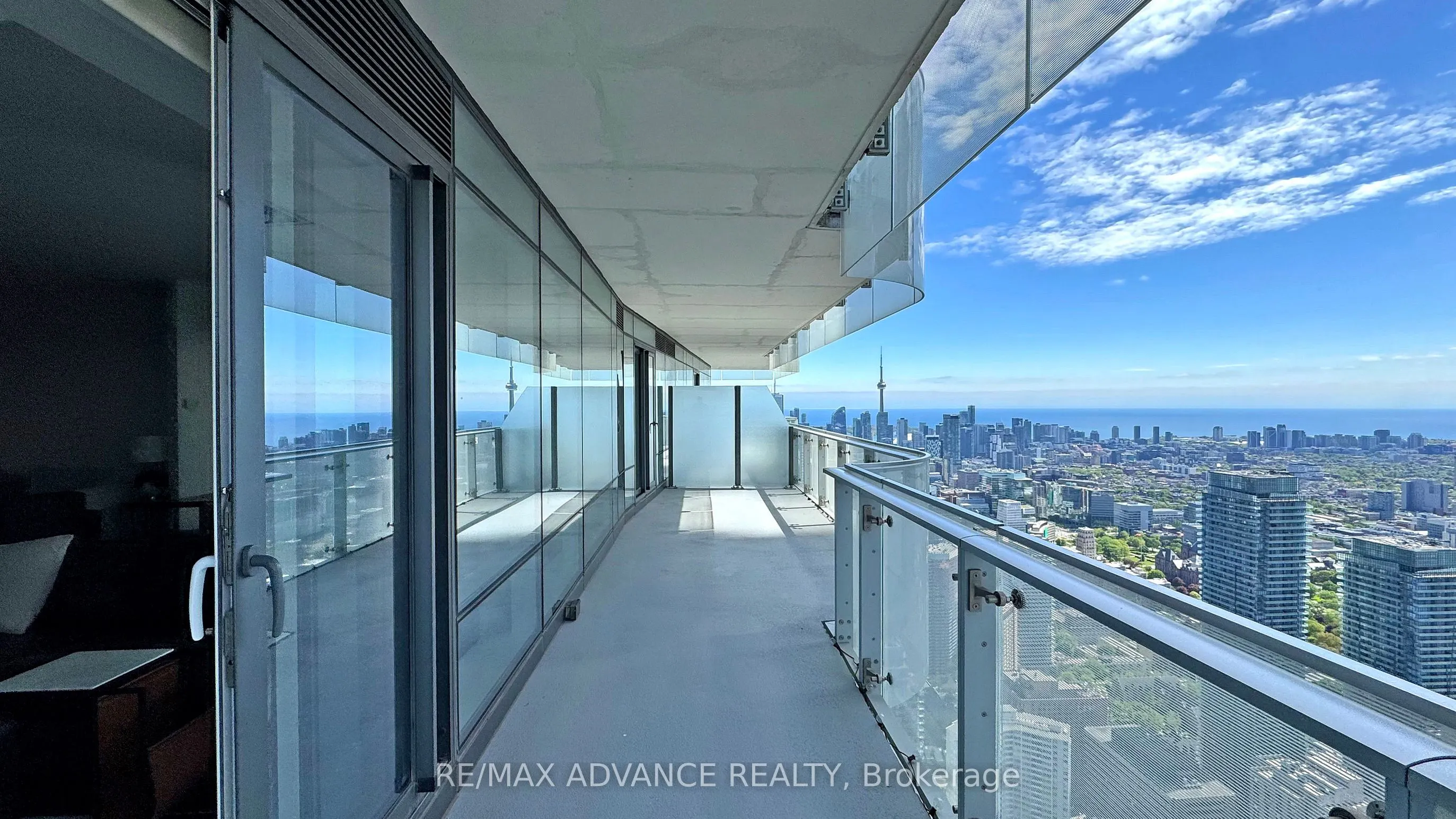 1 Bloor Street E, #6905