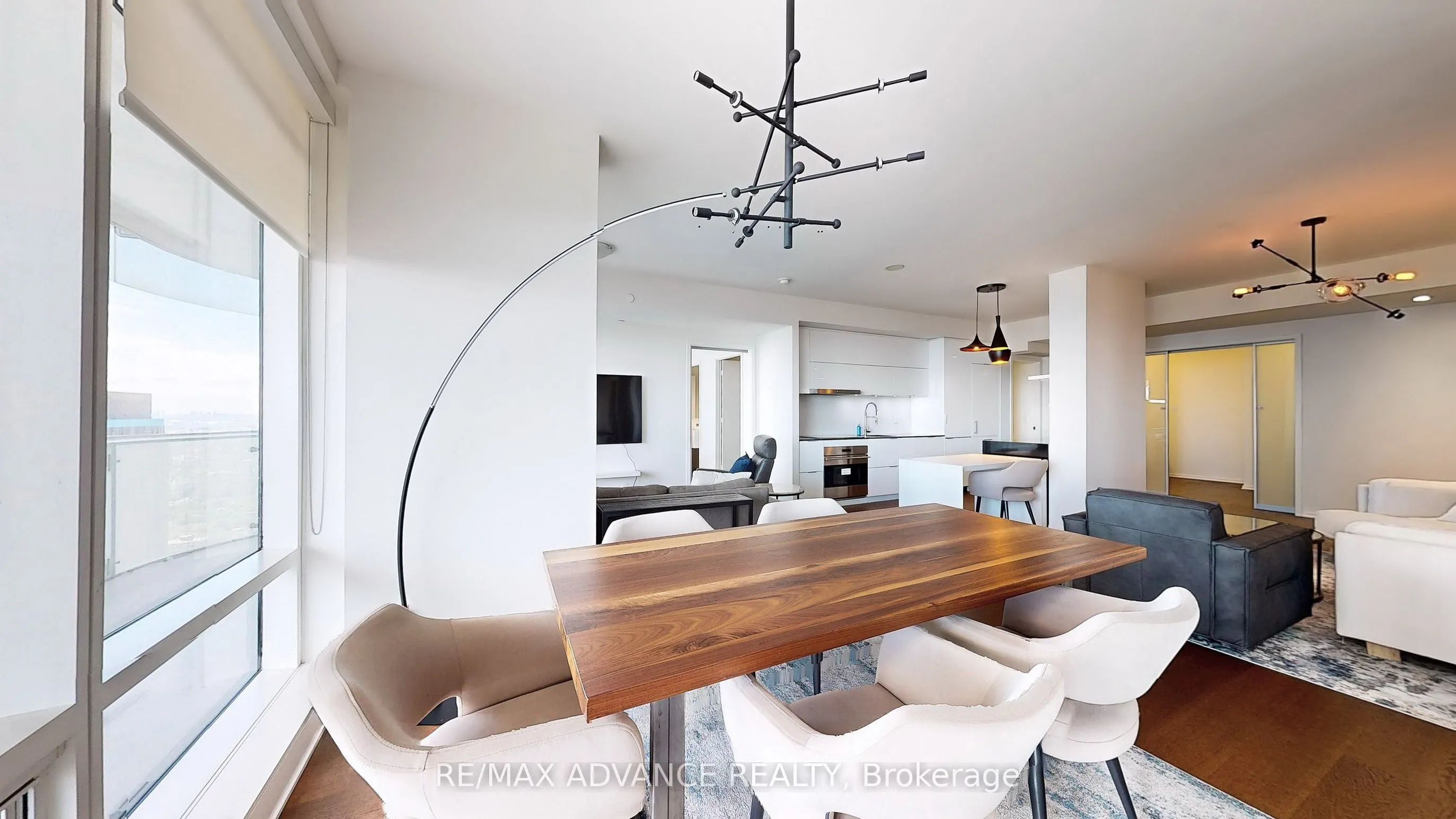 1 Bloor Street E, #6905