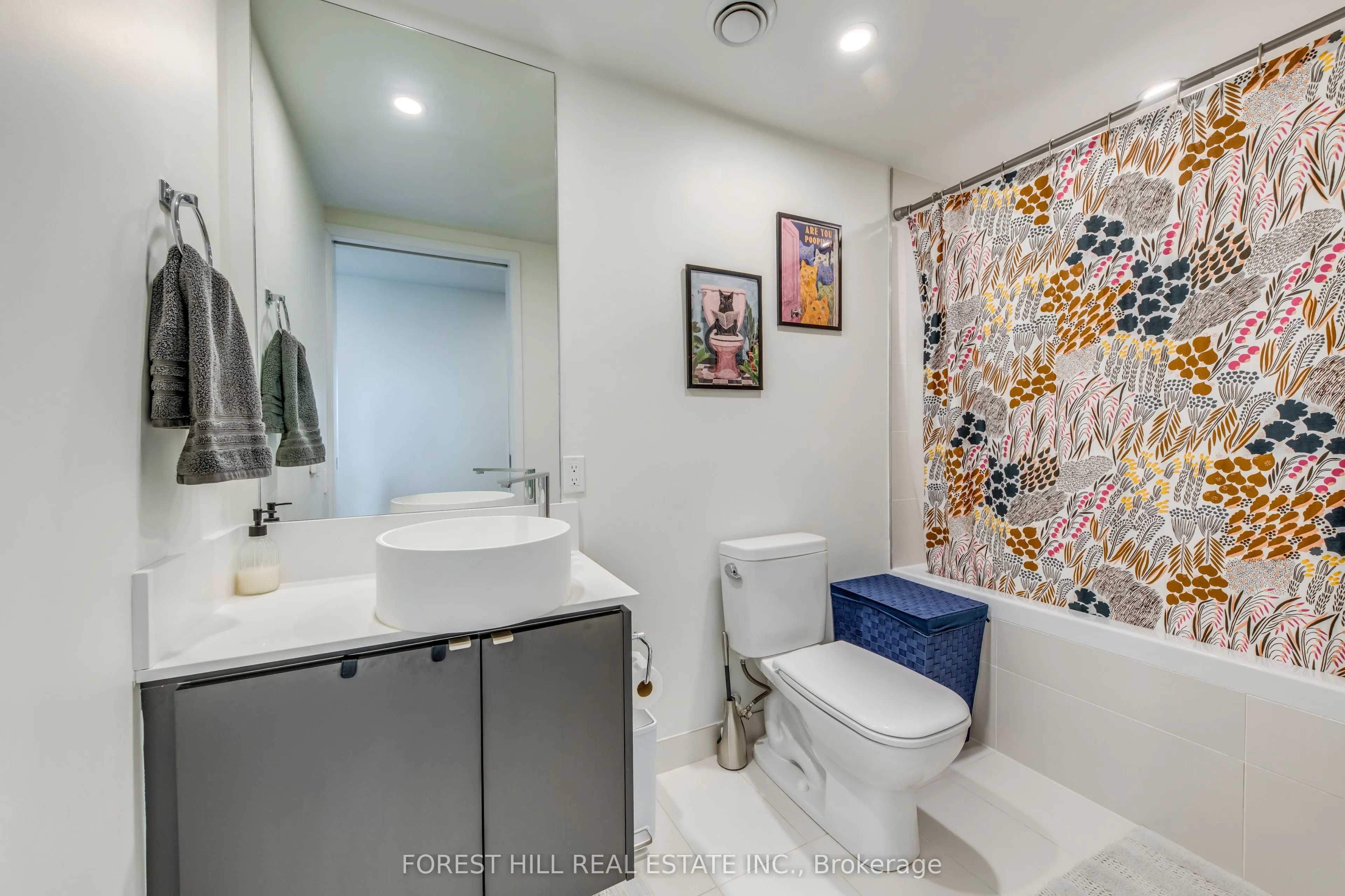 60 Colborne Street, #211