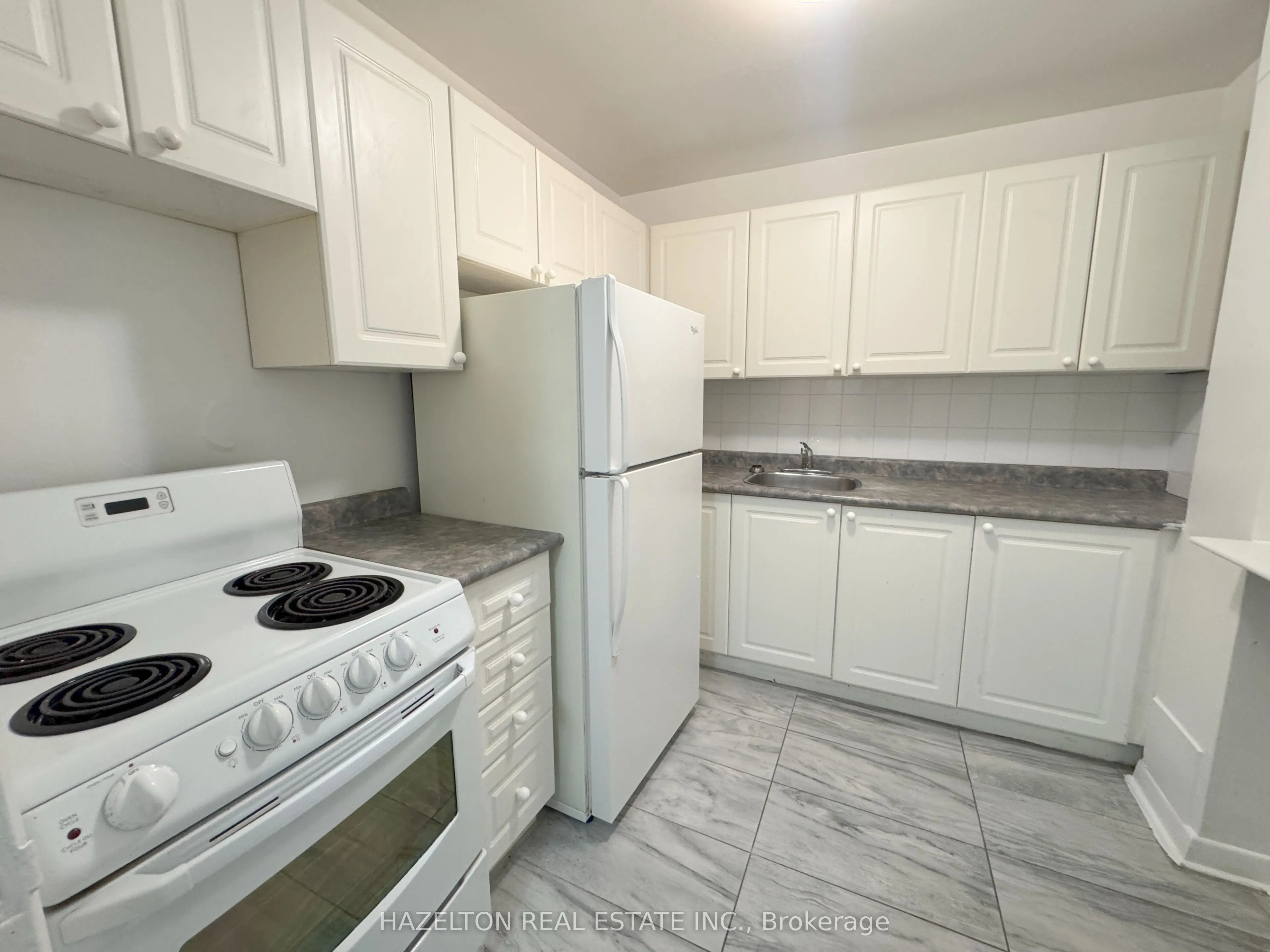 88 Wellesley Street E, #206