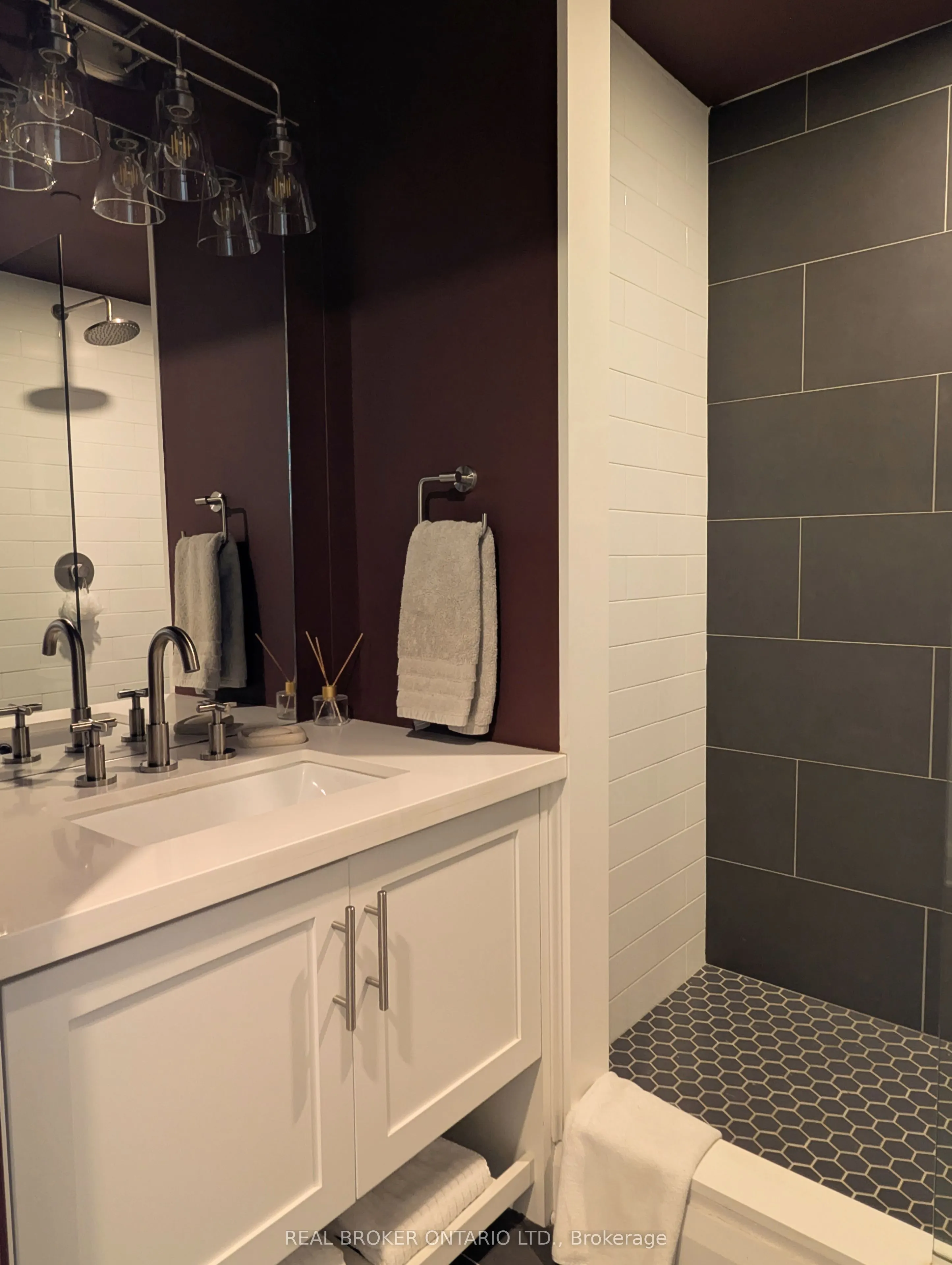 71 Front Street E, #604
