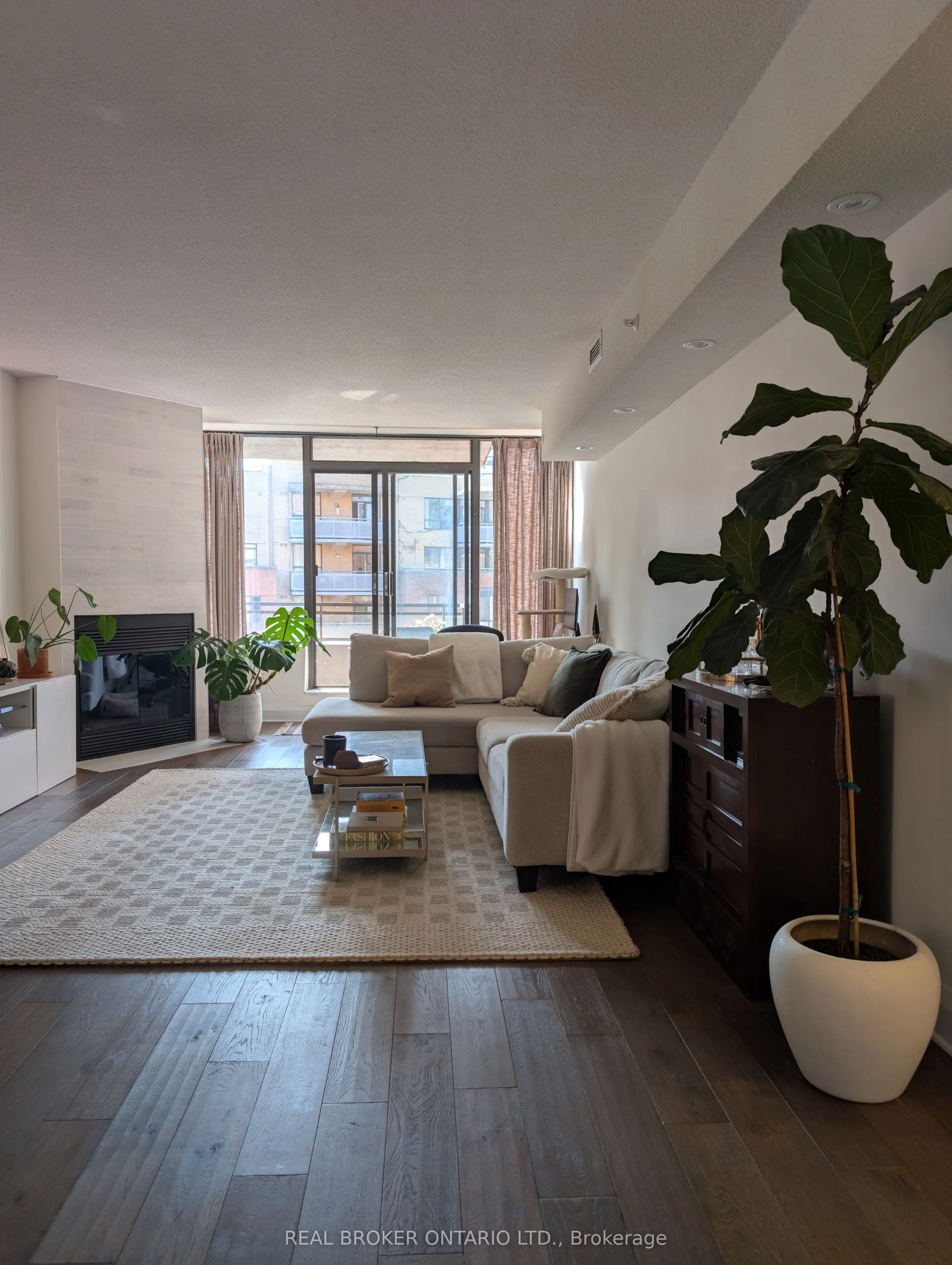 71 Front Street E, #604