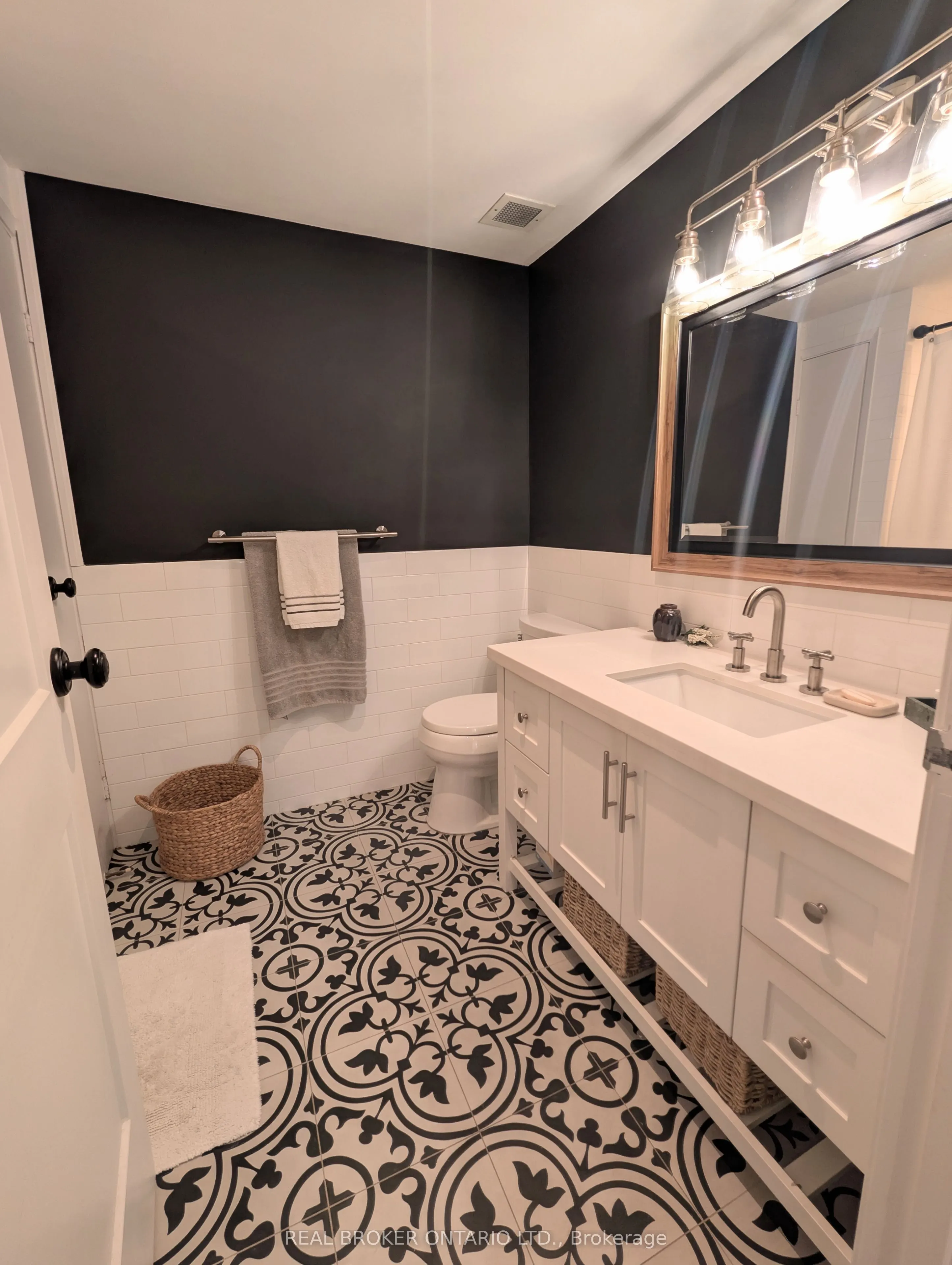 71 Front Street E, #604