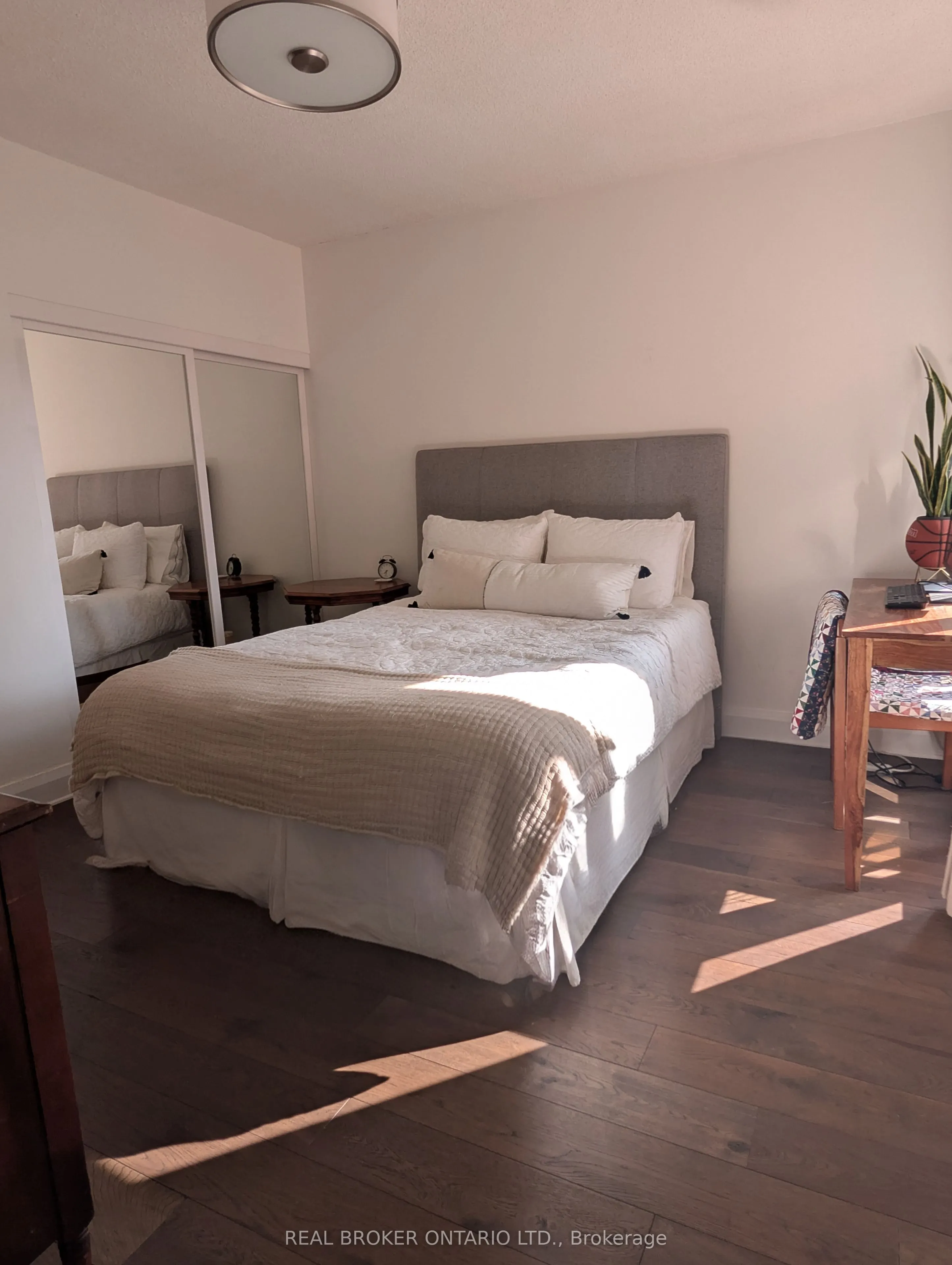 71 Front Street E, #604