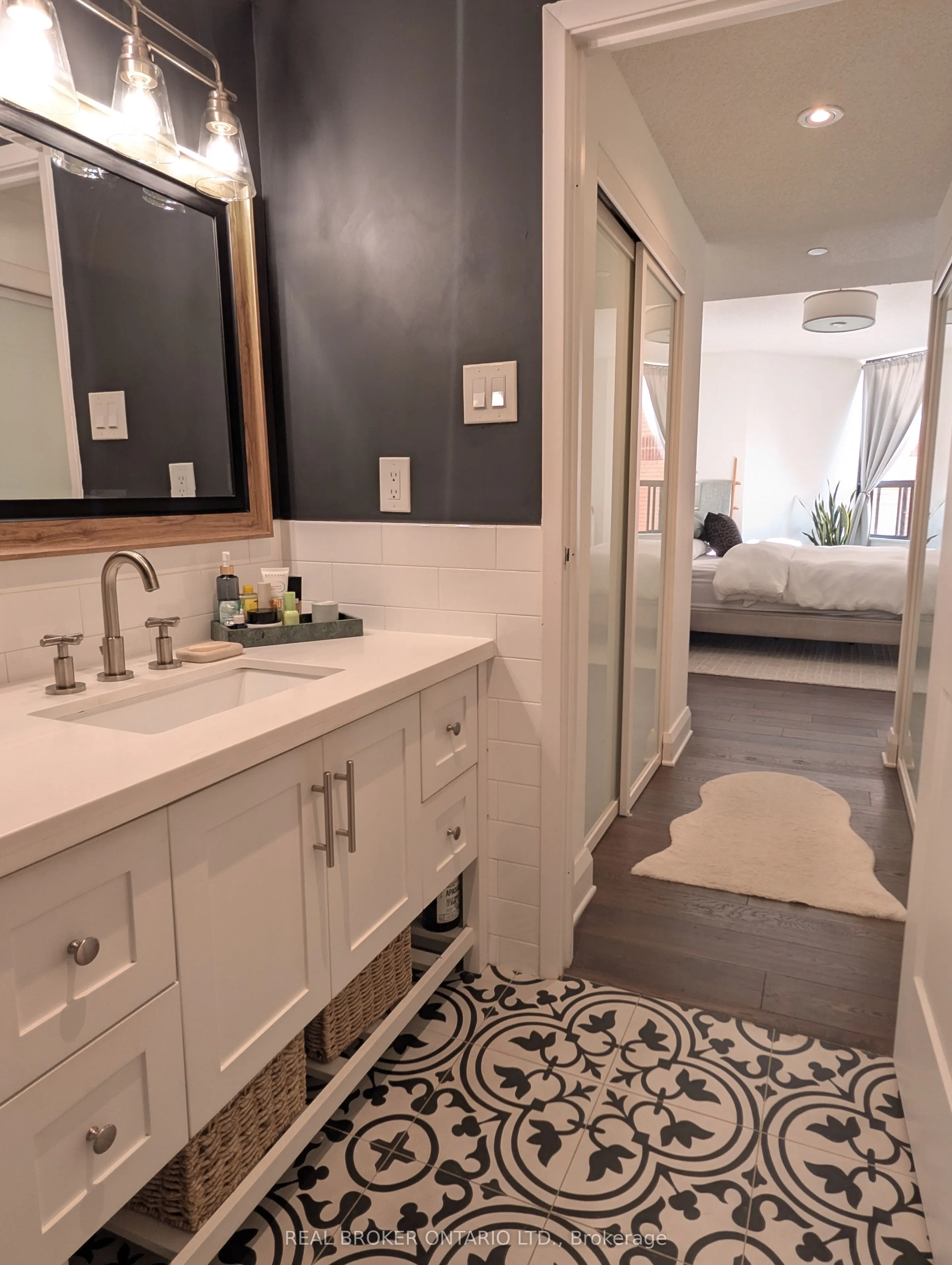 71 Front Street E, #604
