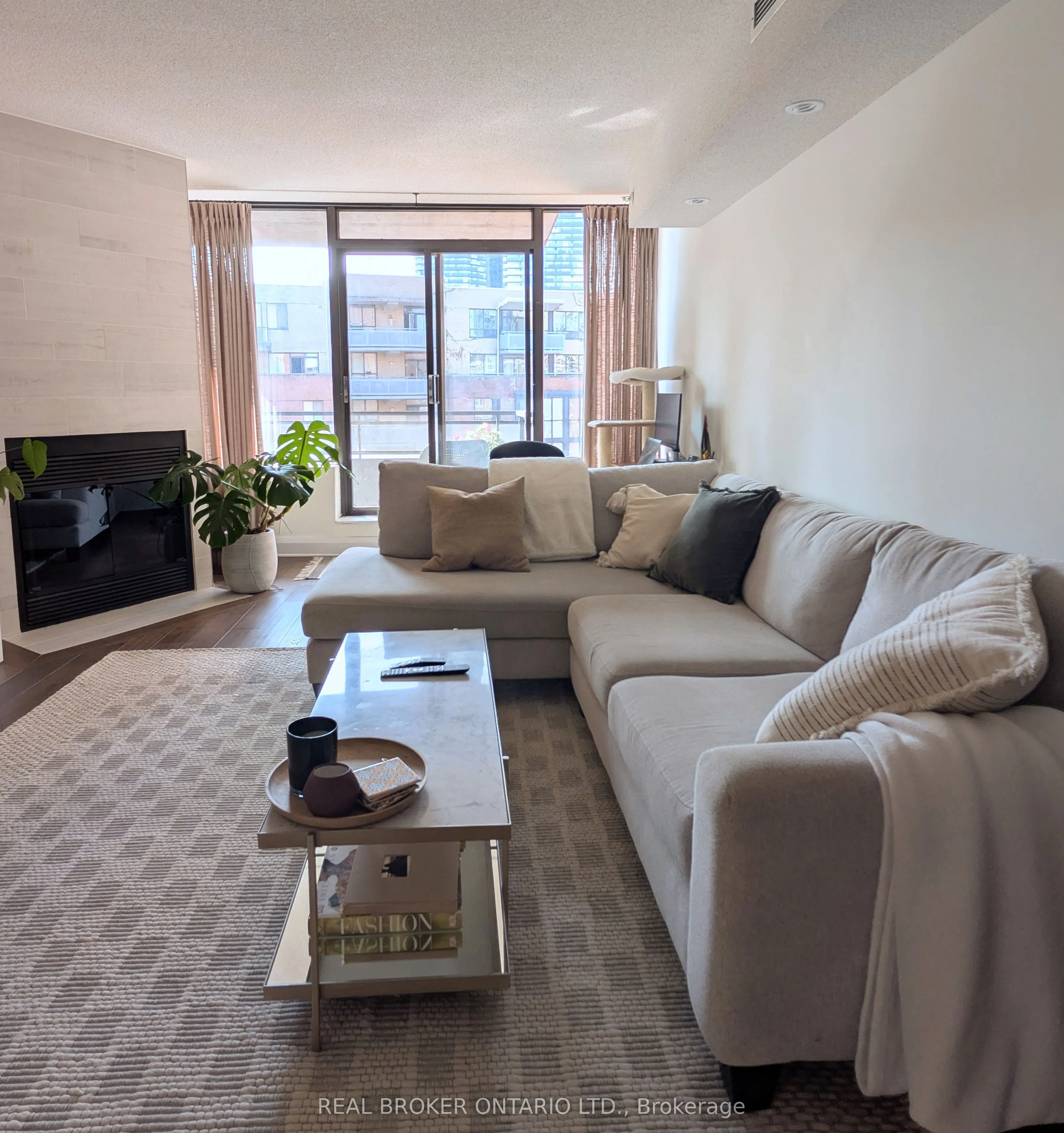 71 Front Street E, #604