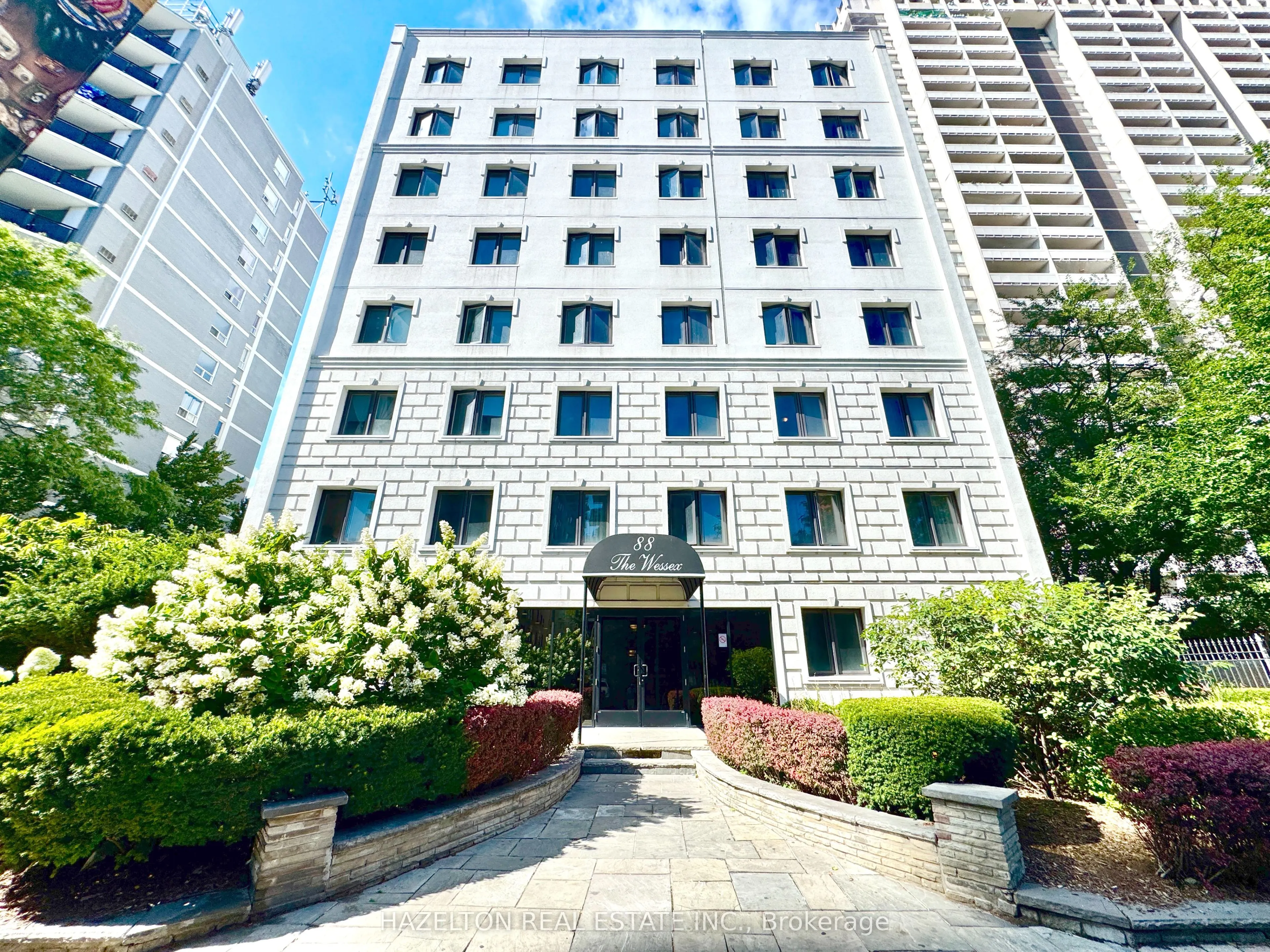 88 Wellesley Street E, #406