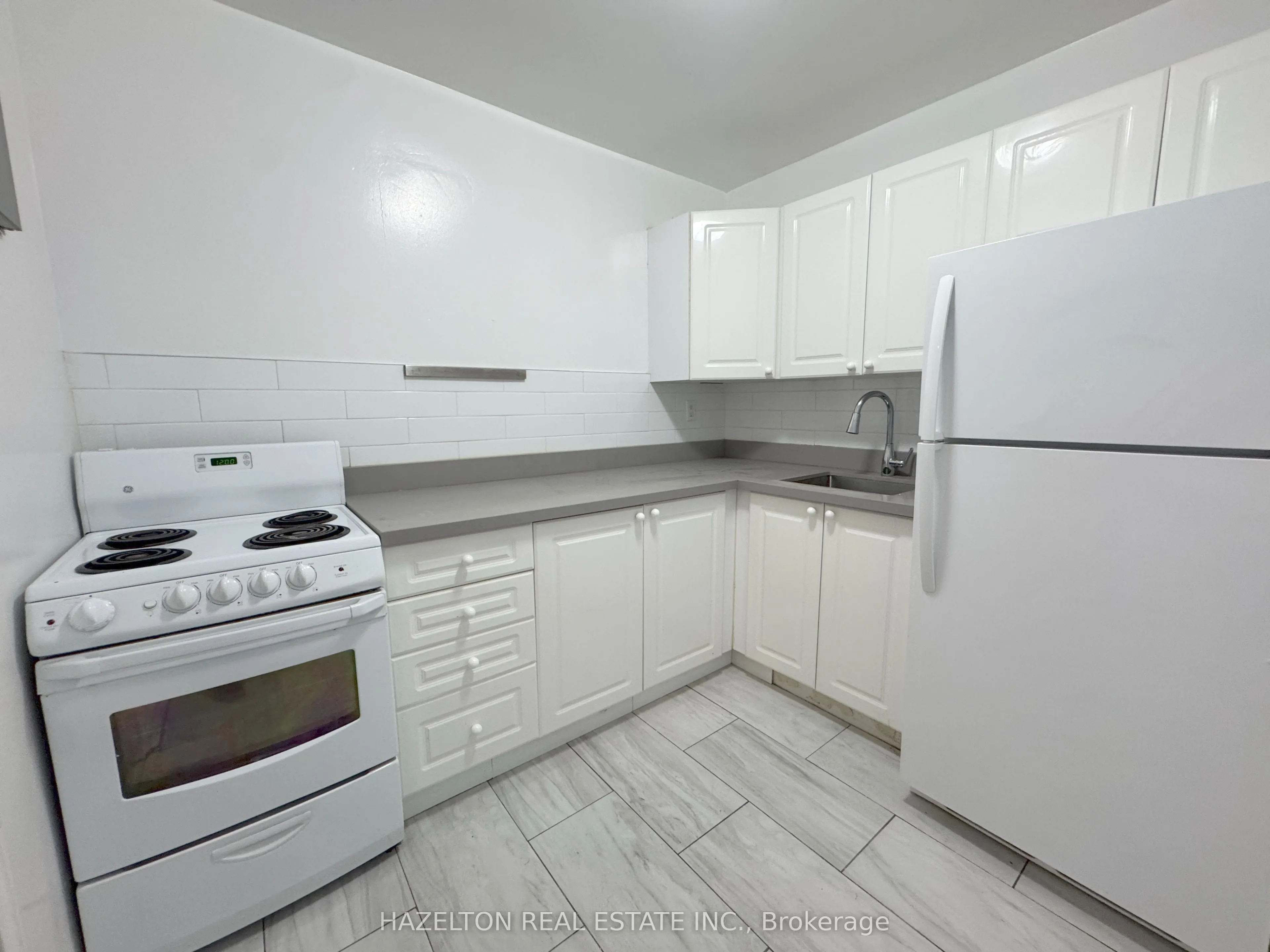 88 Wellesley Street E, #406