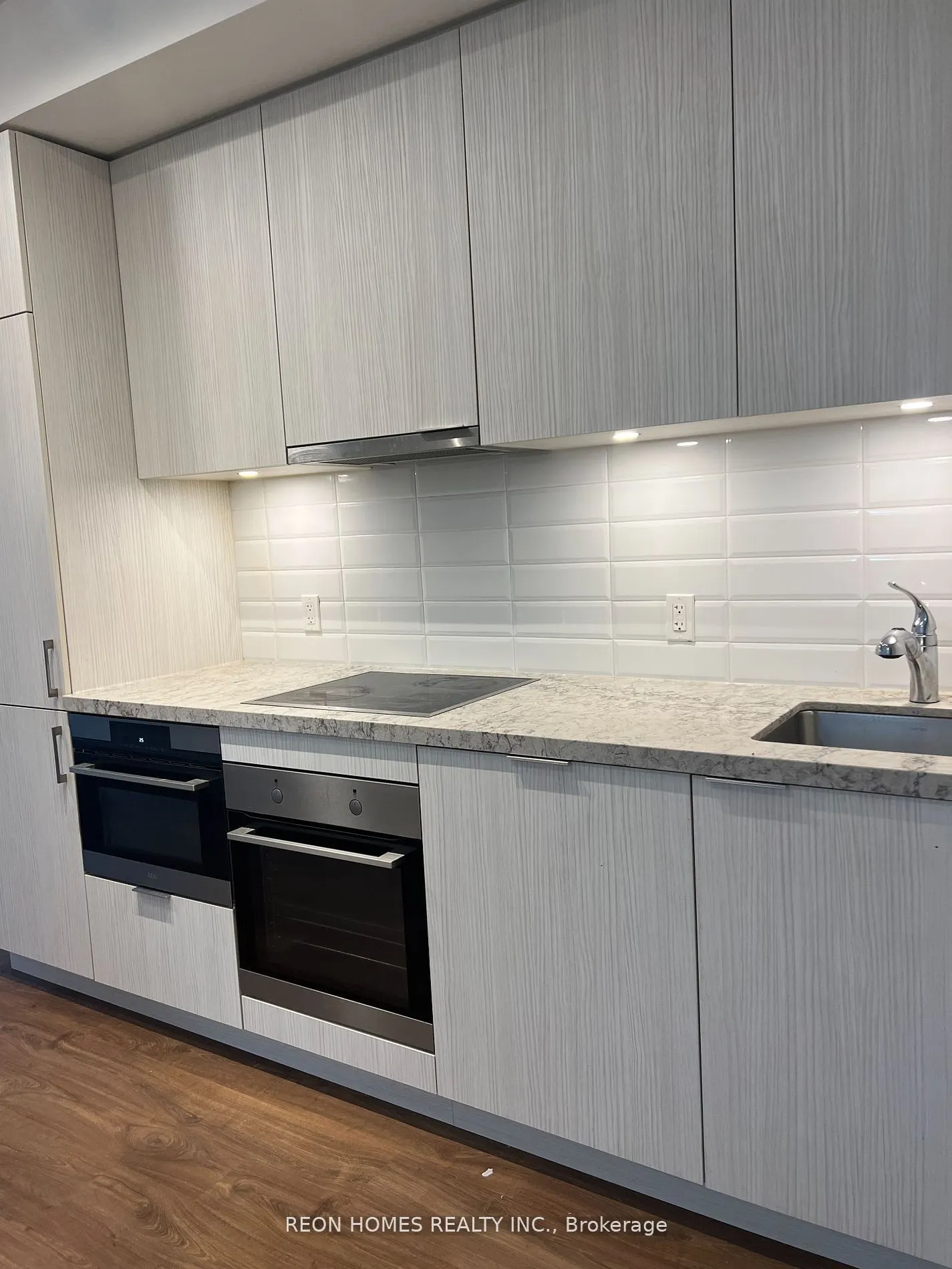 158 Front Street E, #520