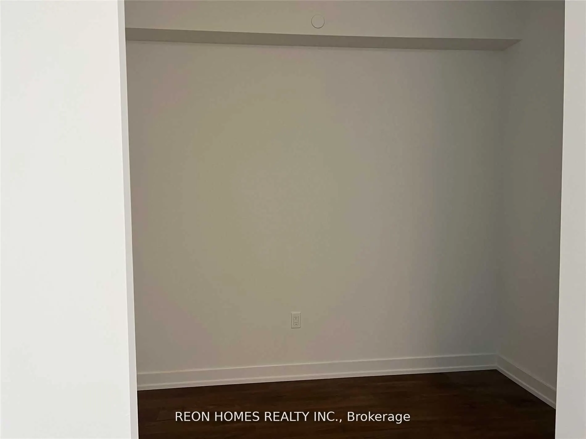 158 Front Street E, #520