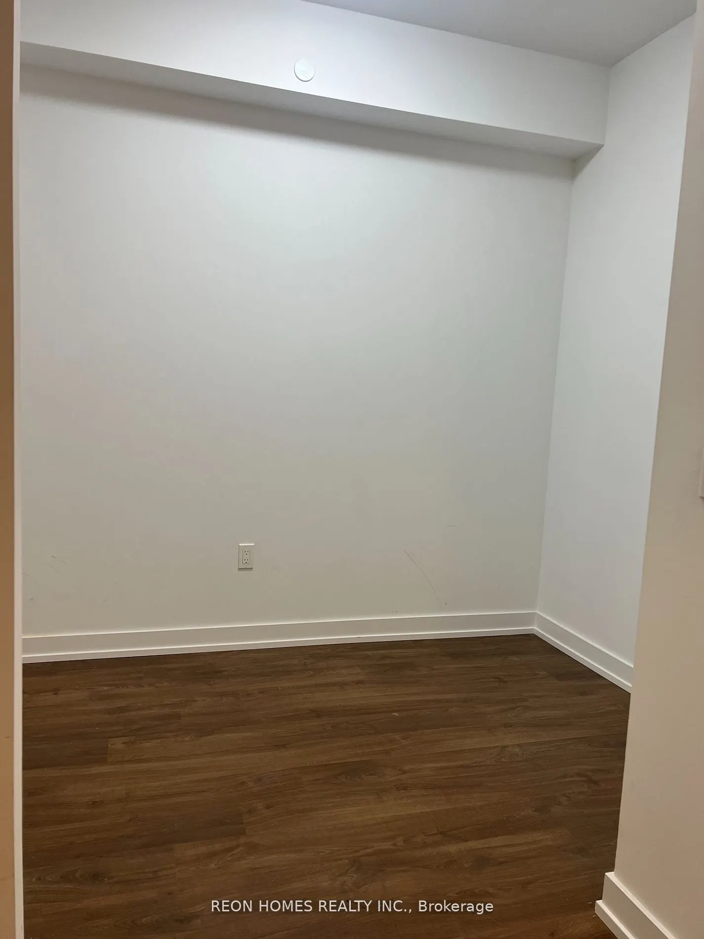 158 Front Street E, #520