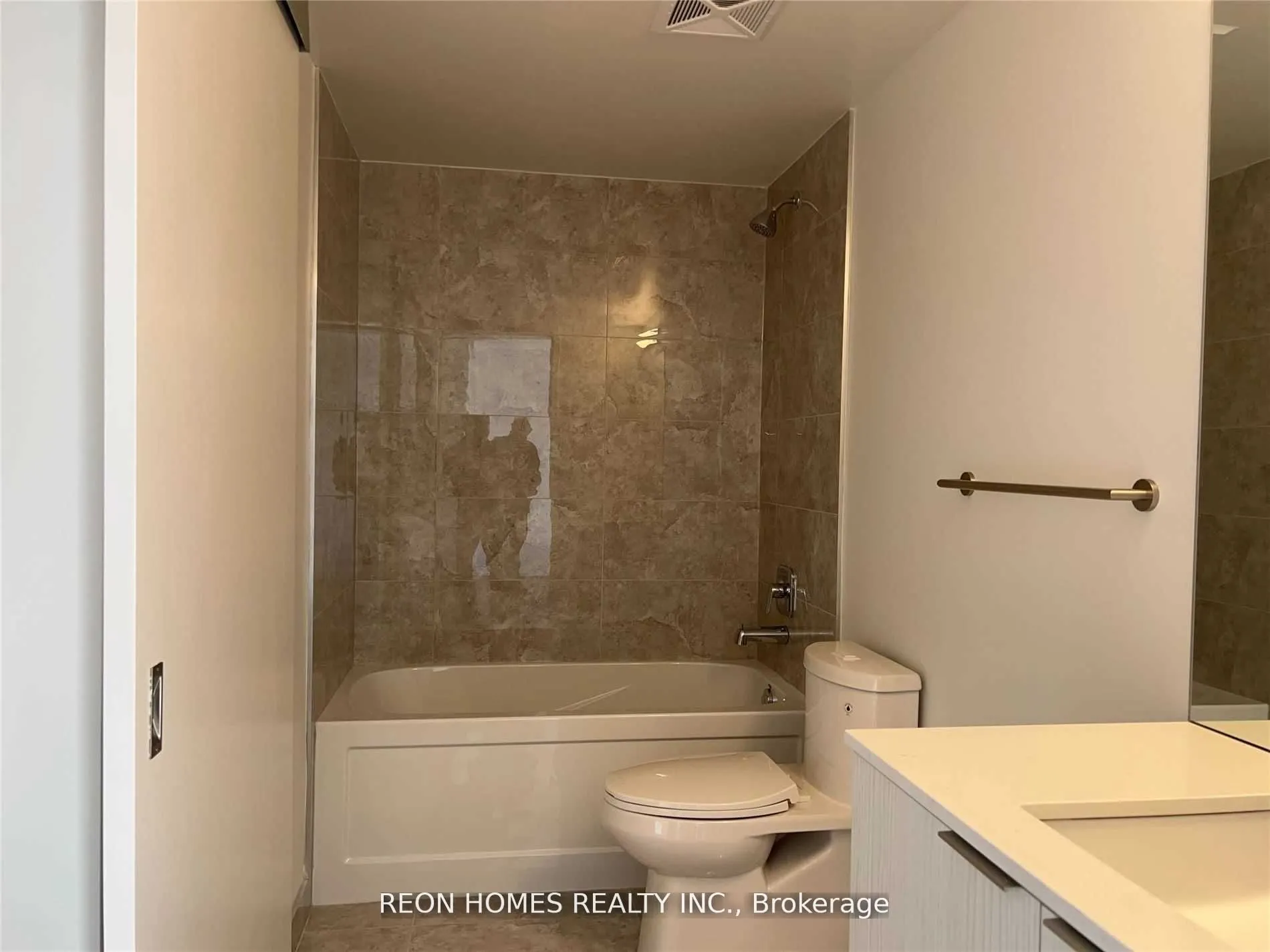 158 Front Street E, #520