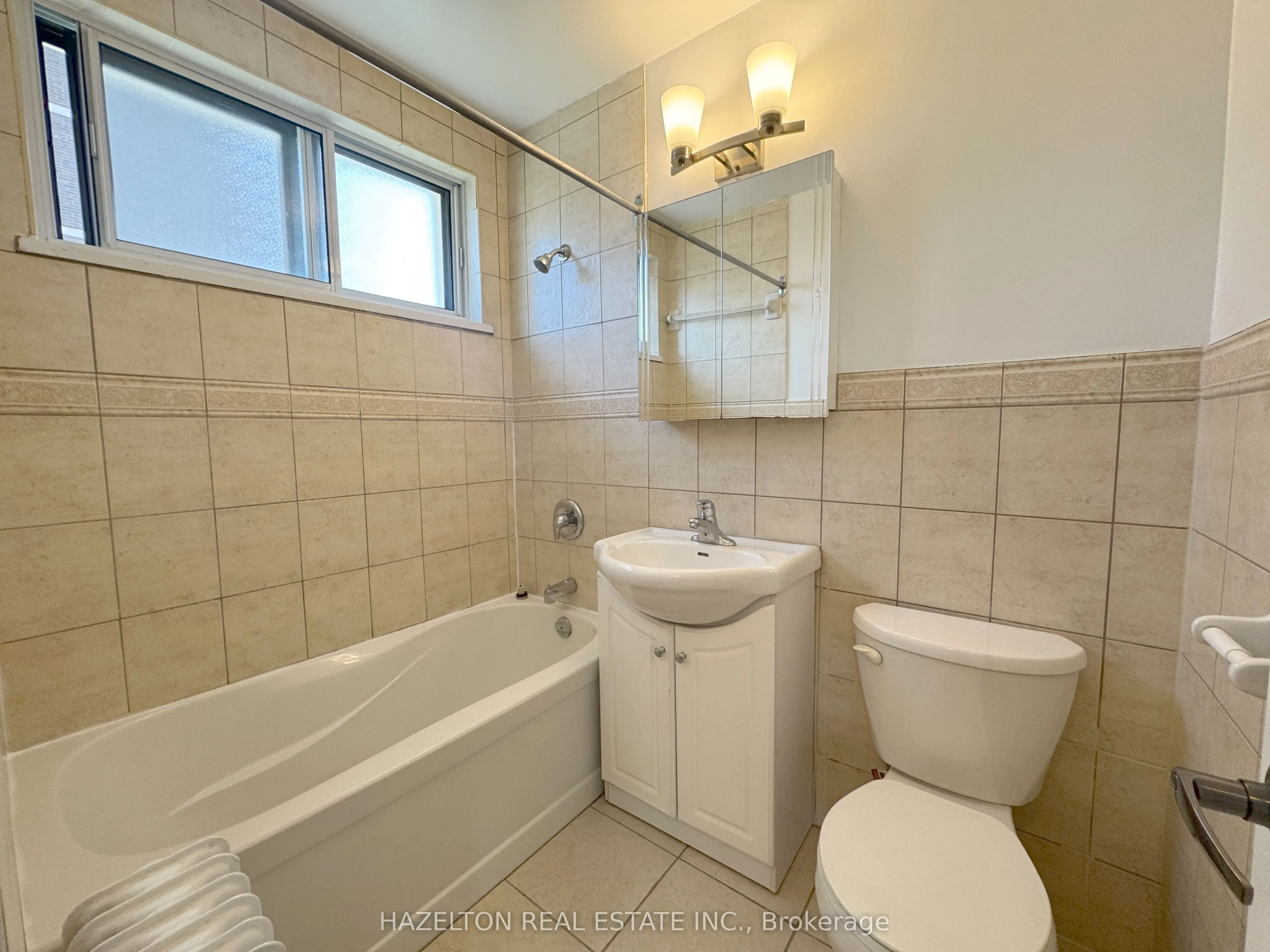 88 Wellesley Street E, #605